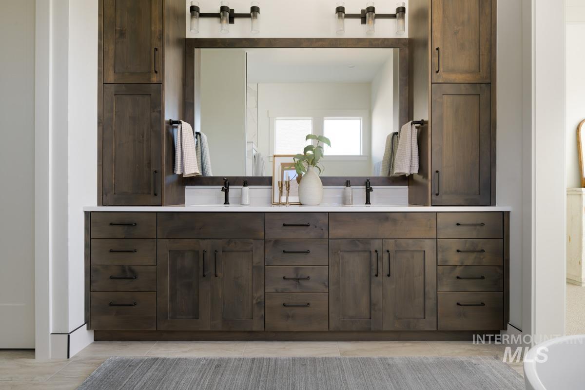 495 Discovery Drive, Donnelly, Idaho 83615, 4 Bedrooms, 4 Bathrooms, Residential For Sale, Price $2,900,000,MLS 98957226