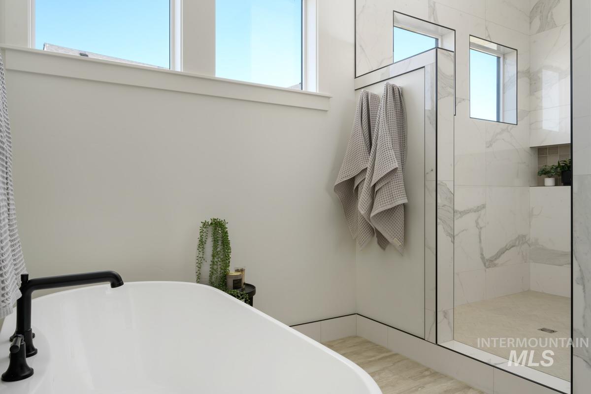 495 Discovery Drive, Donnelly, Idaho 83615, 4 Bedrooms, 4 Bathrooms, Residential For Sale, Price $2,900,000,MLS 98957226