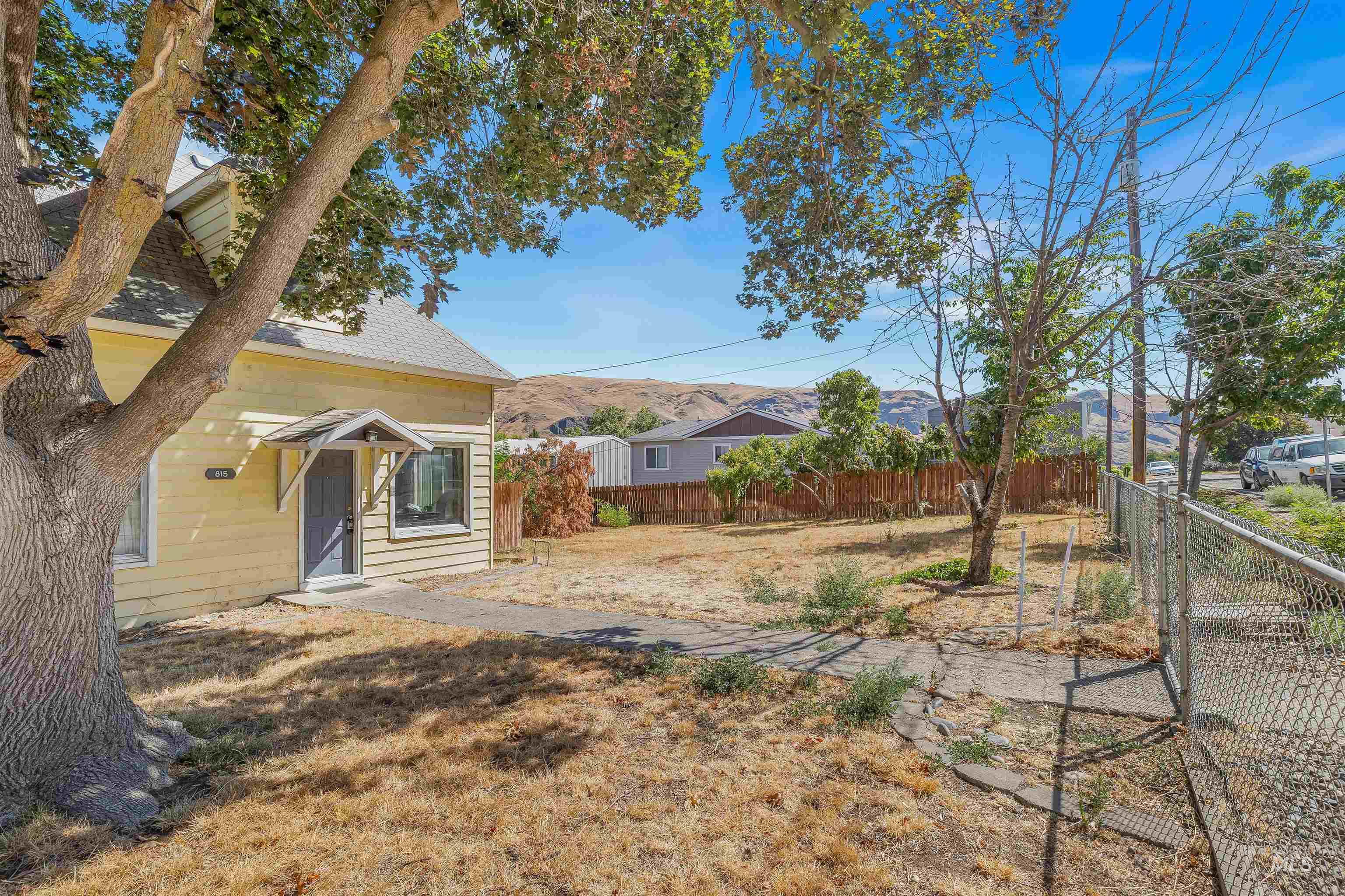 815 2nd Street, Asotin, Washington 99402, 4 Bedrooms, 2 Bathrooms, Residential For Sale, Price $334,900,MLS 98957301