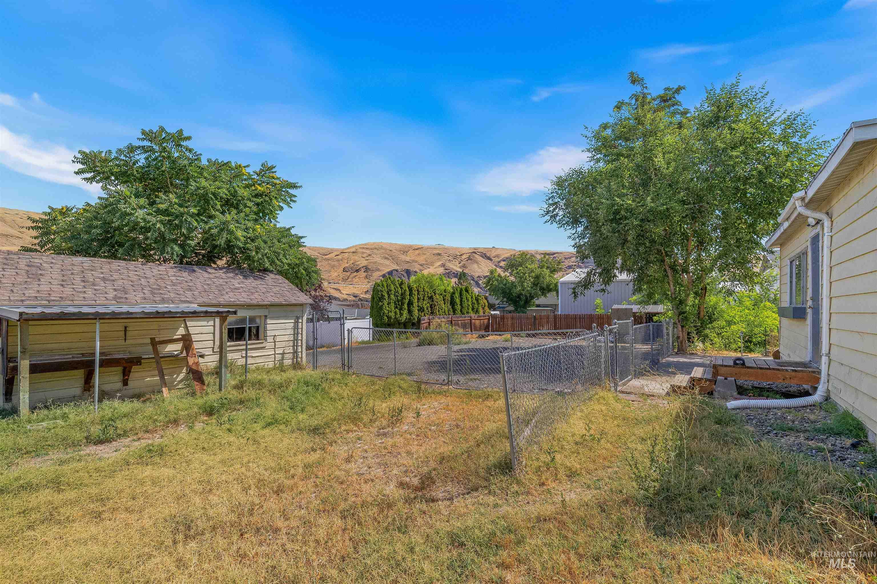 815 2nd Street, Asotin, Washington 99402, 4 Bedrooms, 2 Bathrooms, Residential For Sale, Price $334,900,MLS 98957301