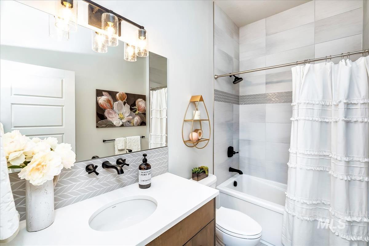 333 McNeil Ave, Middleton, Idaho 83644, 3 Bedrooms, 2 Bathrooms, Residential For Sale, Price $699,800,MLS 98957356