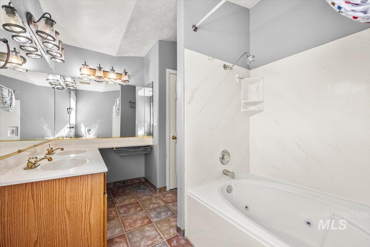 2620 Meadow Ave, Caldwell, Idaho 83605, 4 Bedrooms, 3 Bathrooms, Residential For Sale, Price $485,700,MLS 98957418