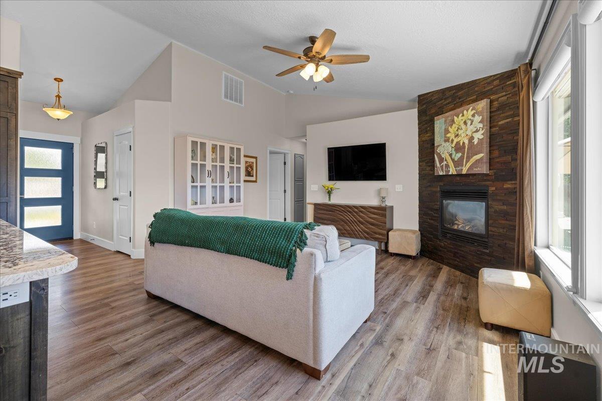 11391 W Andromeda St, Star, Idaho 83669, 3 Bedrooms, 2.5 Bathrooms, Residential For Sale, Price $430,000,MLS 98957425