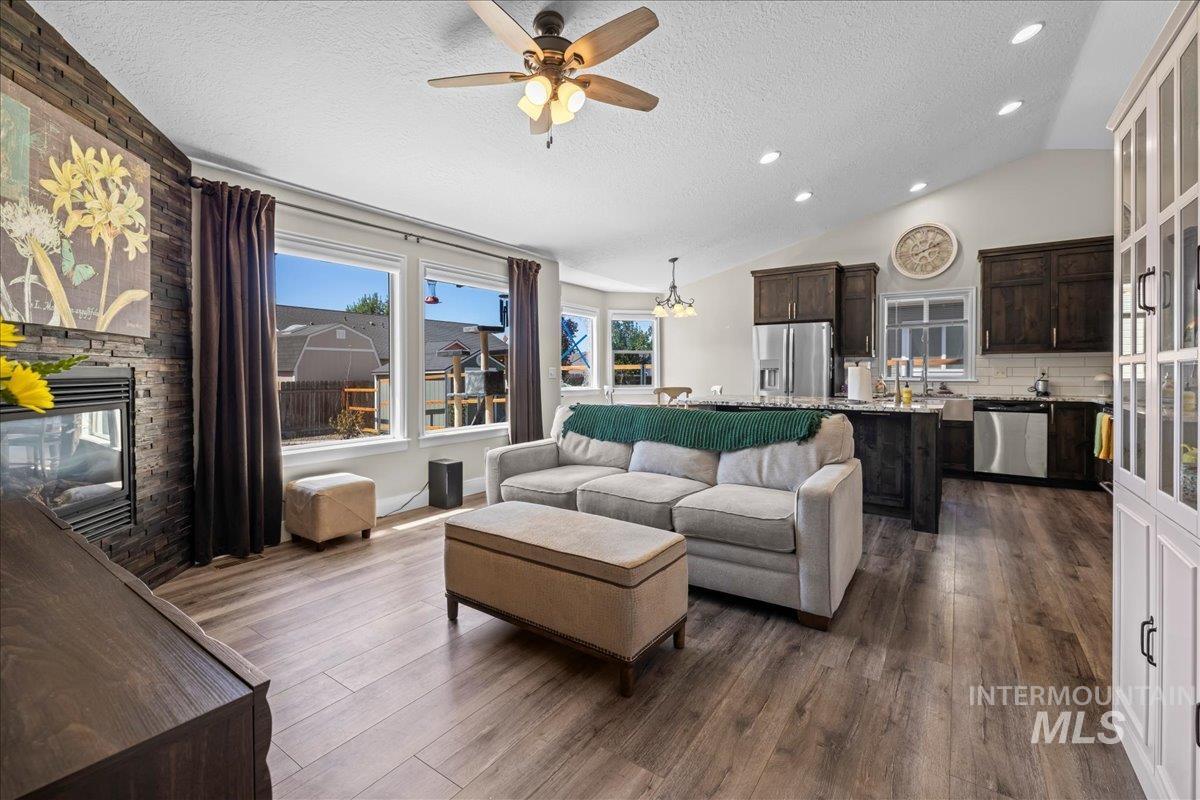 11391 W Andromeda St, Star, Idaho 83669, 3 Bedrooms, 2.5 Bathrooms, Residential For Sale, Price $430,000,MLS 98957425