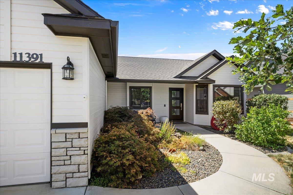 11391 W Andromeda St, Star, Idaho 83669, 3 Bedrooms, 2.5 Bathrooms, Residential For Sale, Price $430,000,MLS 98957425