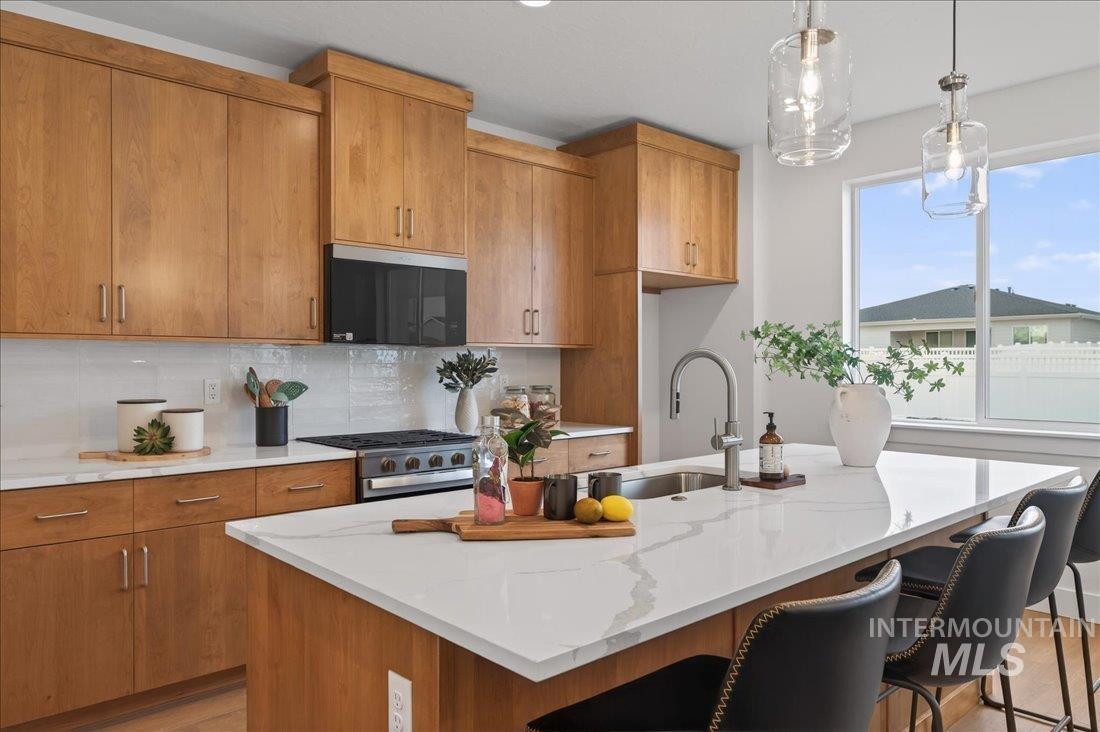 1694 W Arya St, Kuna, Idaho 83634, 3 Bedrooms, 2.5 Bathrooms, Residential For Sale, Price $554,000,MLS 98957452