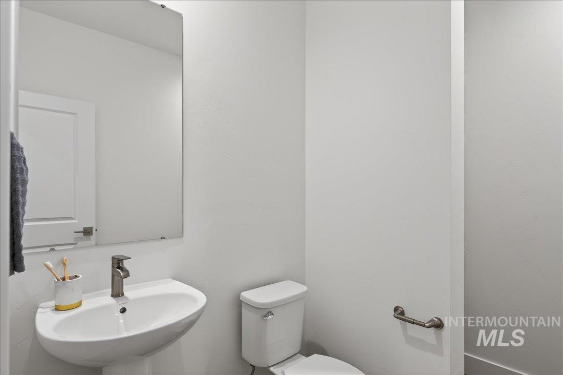 1694 W Arya St, Kuna, Idaho 83634, 3 Bedrooms, 2.5 Bathrooms, Residential For Sale, Price $554,000,MLS 98957452