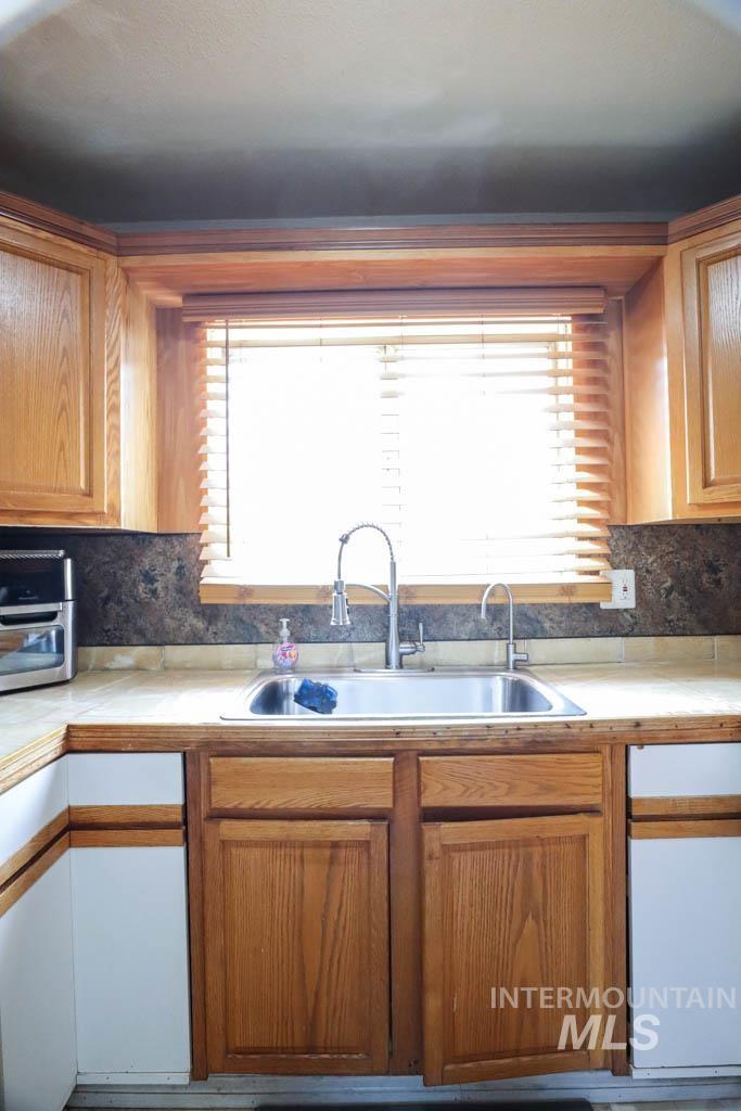 99 NW 9th St, Ontario, Oregon 97914-0000, 3 Bedrooms, 2 Bathrooms, Residential For Sale, Price $264,999,MLS 98957460