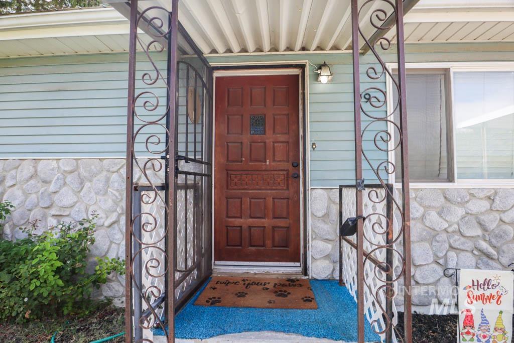 99 NW 9th St, Ontario, Oregon 97914-0000, 3 Bedrooms, 2 Bathrooms, Residential For Sale, Price $264,999,MLS 98957460