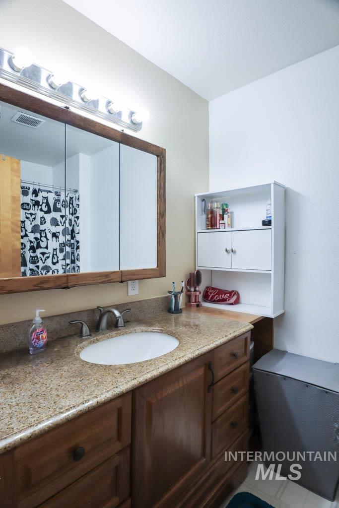 99 NW 9th St, Ontario, Oregon 97914-0000, 3 Bedrooms, 2 Bathrooms, Residential For Sale, Price $264,999,MLS 98957460