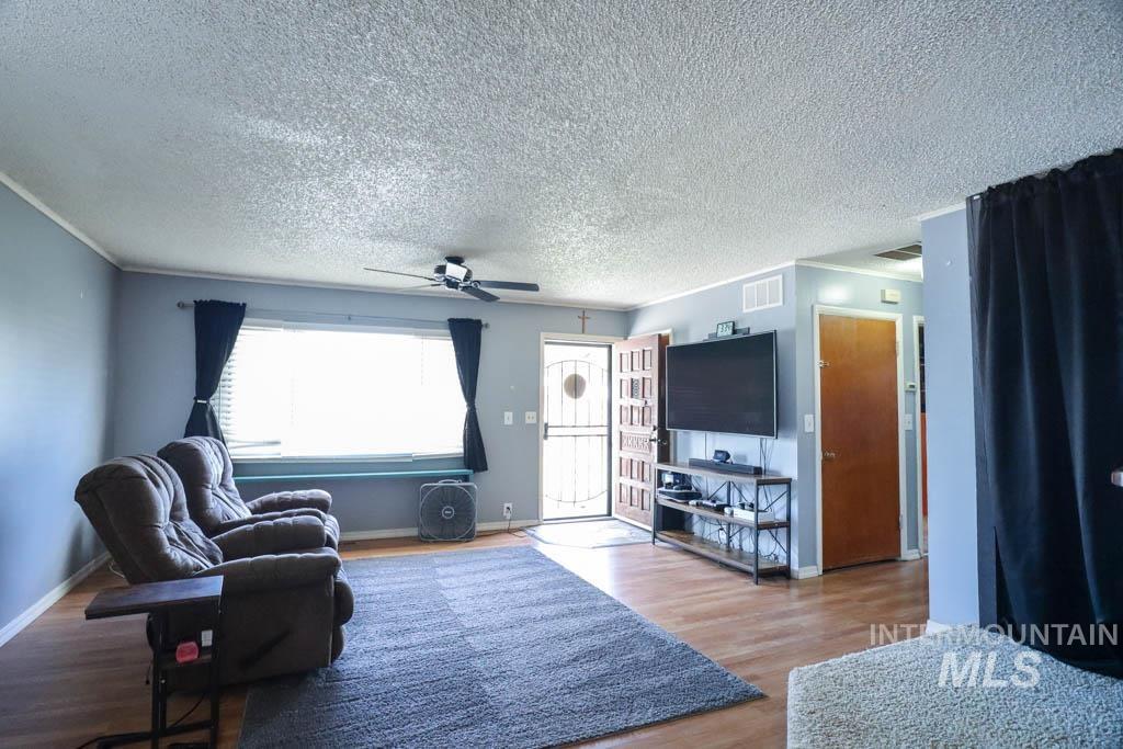 99 NW 9th St, Ontario, Oregon 97914-0000, 3 Bedrooms, 2 Bathrooms, Residential For Sale, Price $264,999,MLS 98957460