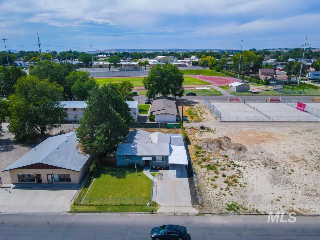 99 NW 9th St, Ontario, Oregon 97914-0000, 3 Bedrooms, 2 Bathrooms, Residential For Sale, Price $264,999,MLS 98957460