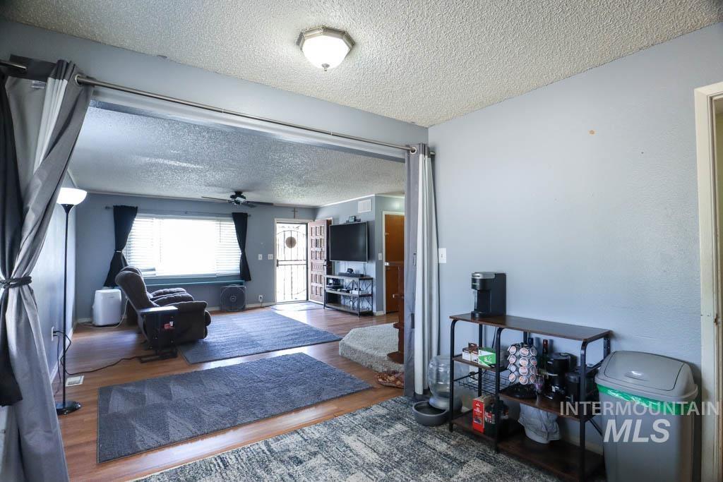 99 NW 9th St, Ontario, Oregon 97914-0000, 3 Bedrooms, 2 Bathrooms, Residential For Sale, Price $264,999,MLS 98957460