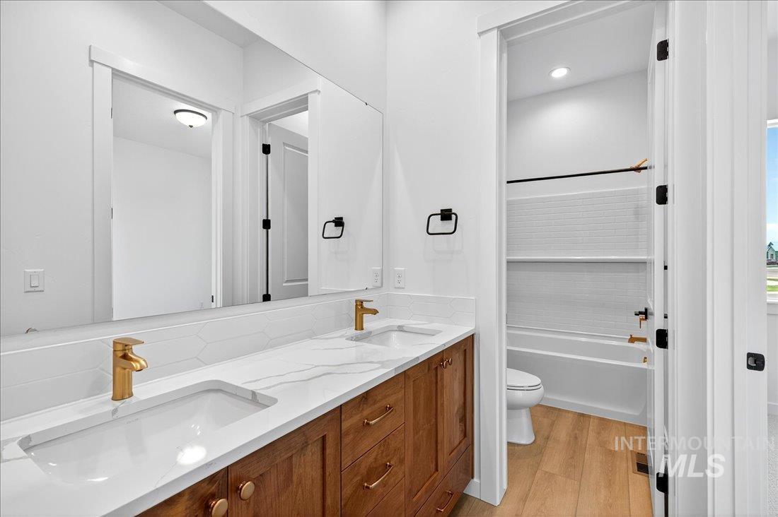 8555 S Country Wind Ave, Meridian, Idaho 83642, 4 Bedrooms, 3 Bathrooms, Residential For Sale, Price $665,000,MLS 98957461