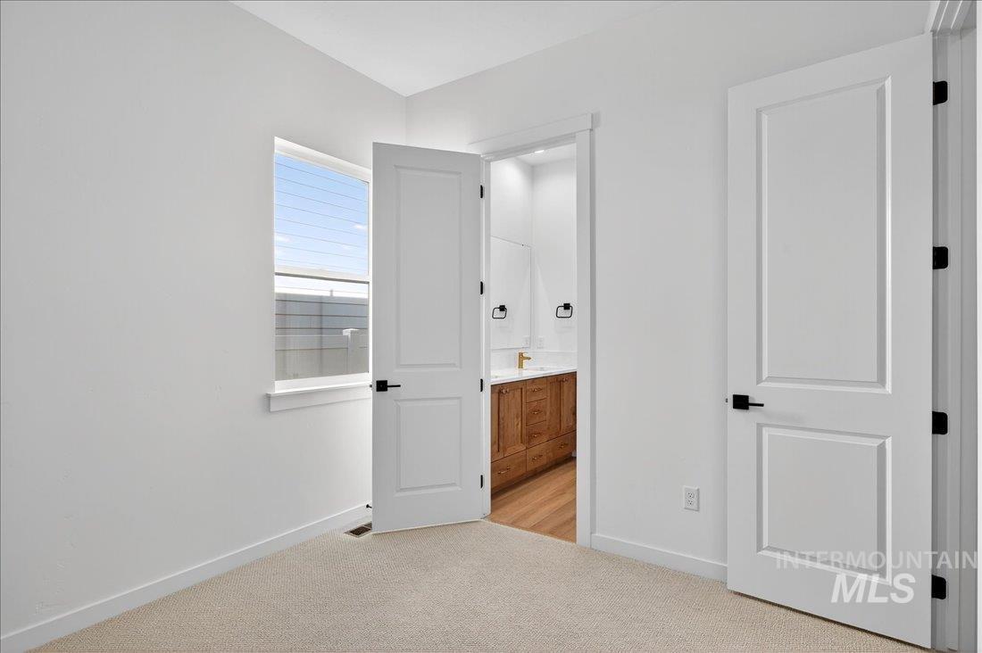 8555 S Country Wind Ave, Meridian, Idaho 83642, 4 Bedrooms, 3 Bathrooms, Residential For Sale, Price $665,000,MLS 98957461