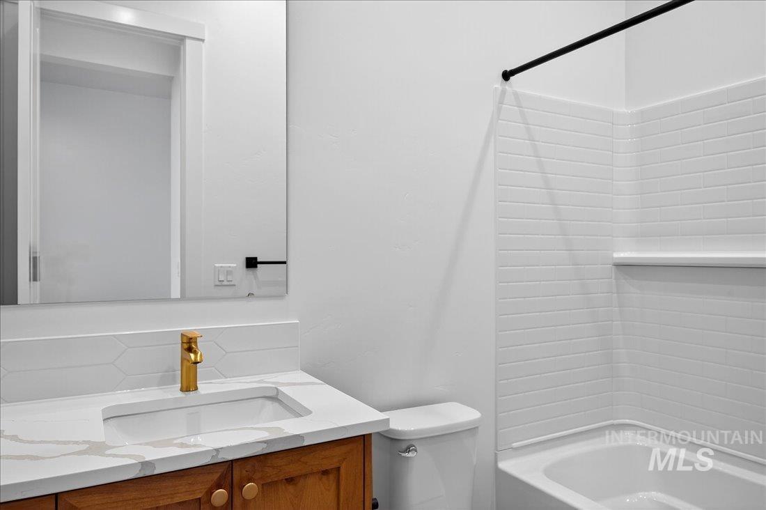 8555 S Country Wind Ave, Meridian, Idaho 83642, 4 Bedrooms, 3 Bathrooms, Residential For Sale, Price $665,000,MLS 98957461