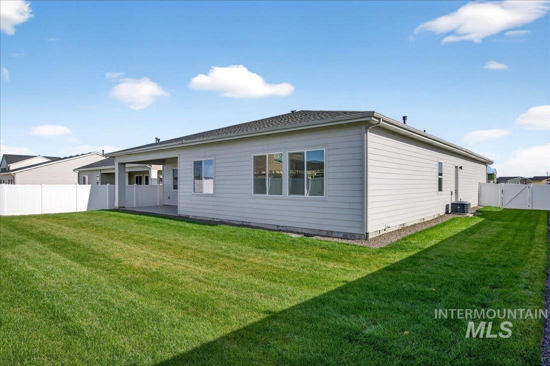 8555 S Country Wind Ave, Meridian, Idaho 83642, 4 Bedrooms, 3 Bathrooms, Residential For Sale, Price $665,000,MLS 98957461