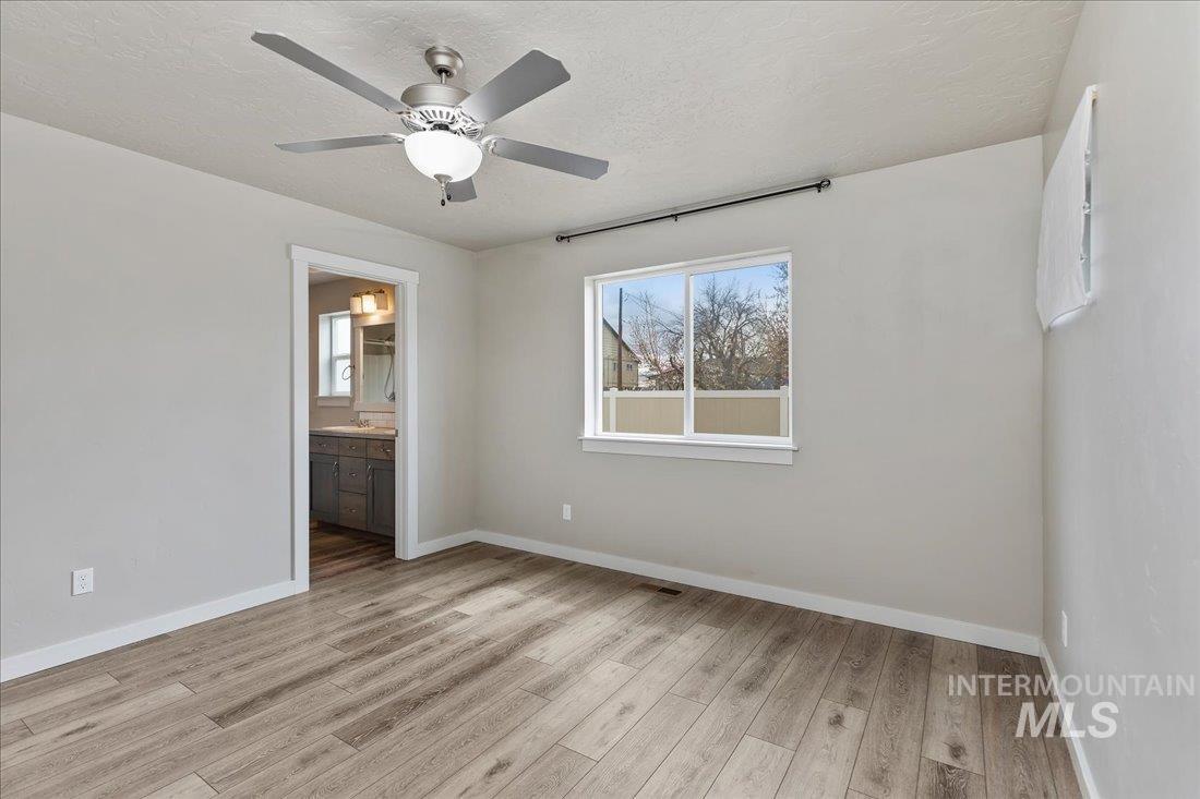 300 Crimson Circle S, Fruitland, Idaho 83619, 3 Bedrooms, 2 Bathrooms, Residential For Sale, Price $355,000,MLS 98957507