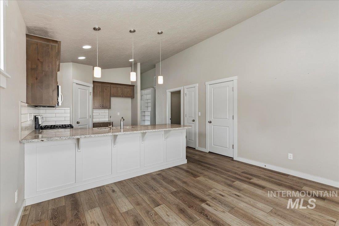 300 Crimson Circle S, Fruitland, Idaho 83619, 3 Bedrooms, 2 Bathrooms, Residential For Sale, Price $355,000,MLS 98957507