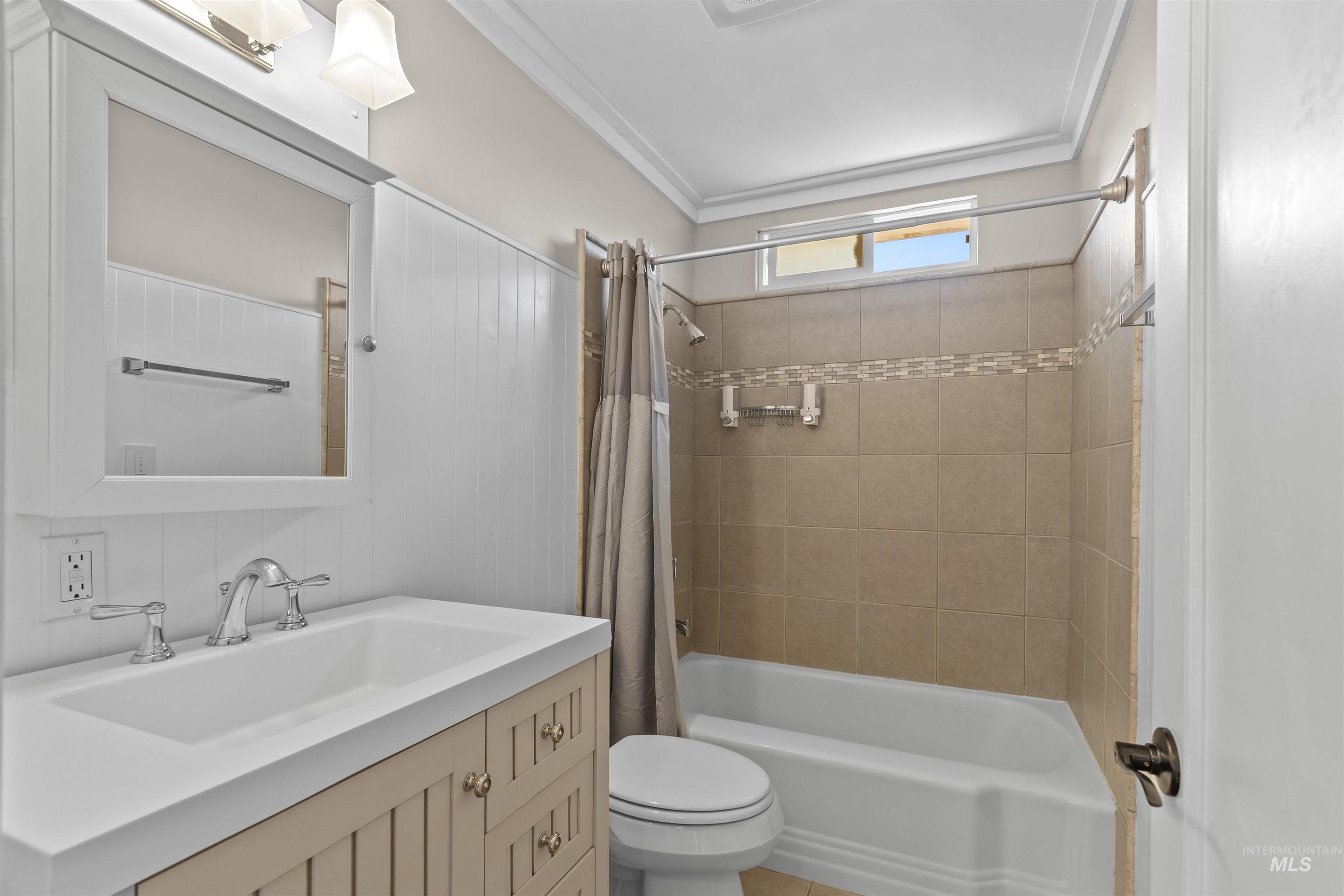 1303 4th Street, Clarkston, Washington 99403, 4 Bedrooms, 2 Bathrooms, Residential For Sale, Price $339,000,MLS 98957519