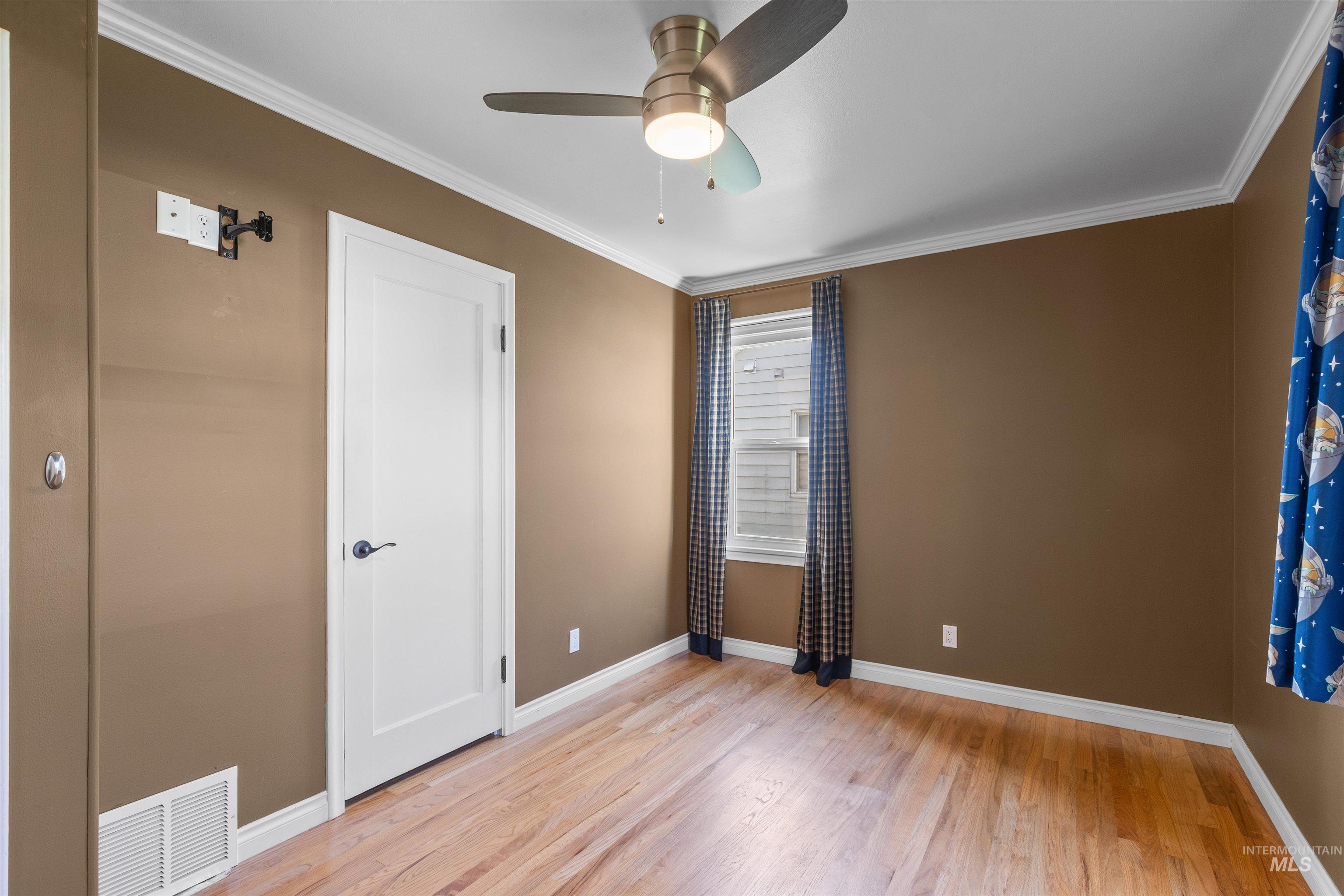 1303 4th Street, Clarkston, Washington 99403, 4 Bedrooms, 2 Bathrooms, Residential For Sale, Price $339,000,MLS 98957519