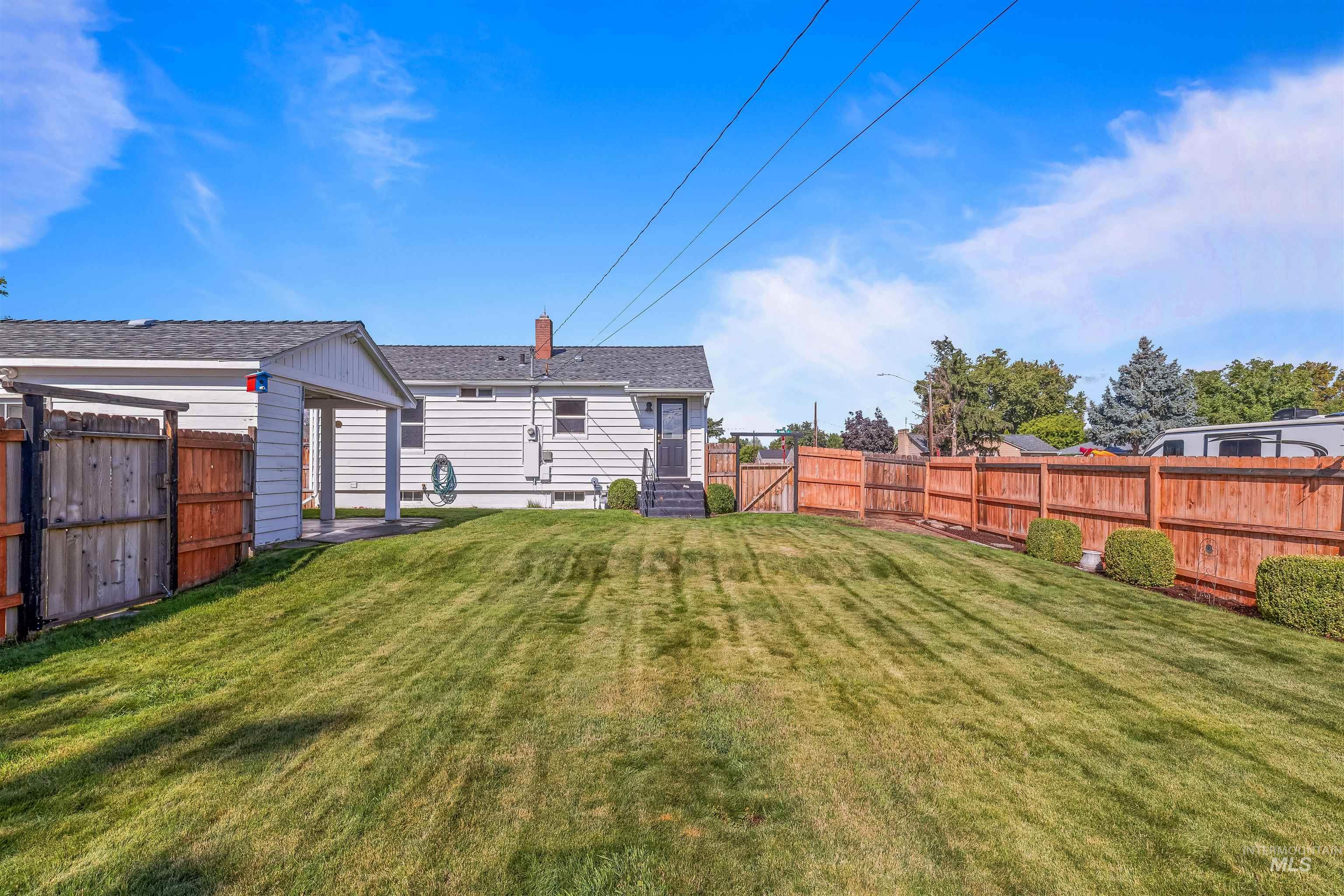 1303 4th Street, Clarkston, Washington 99403, 4 Bedrooms, 2 Bathrooms, Residential For Sale, Price $339,000,MLS 98957519