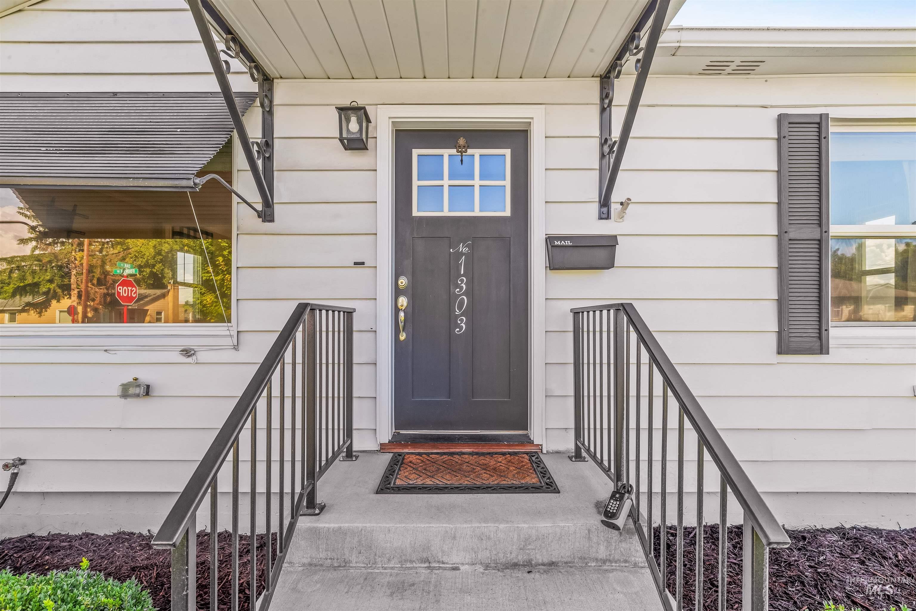 1303 4th Street, Clarkston, Washington 99403, 4 Bedrooms, 2 Bathrooms, Residential For Sale, Price $339,000,MLS 98957519