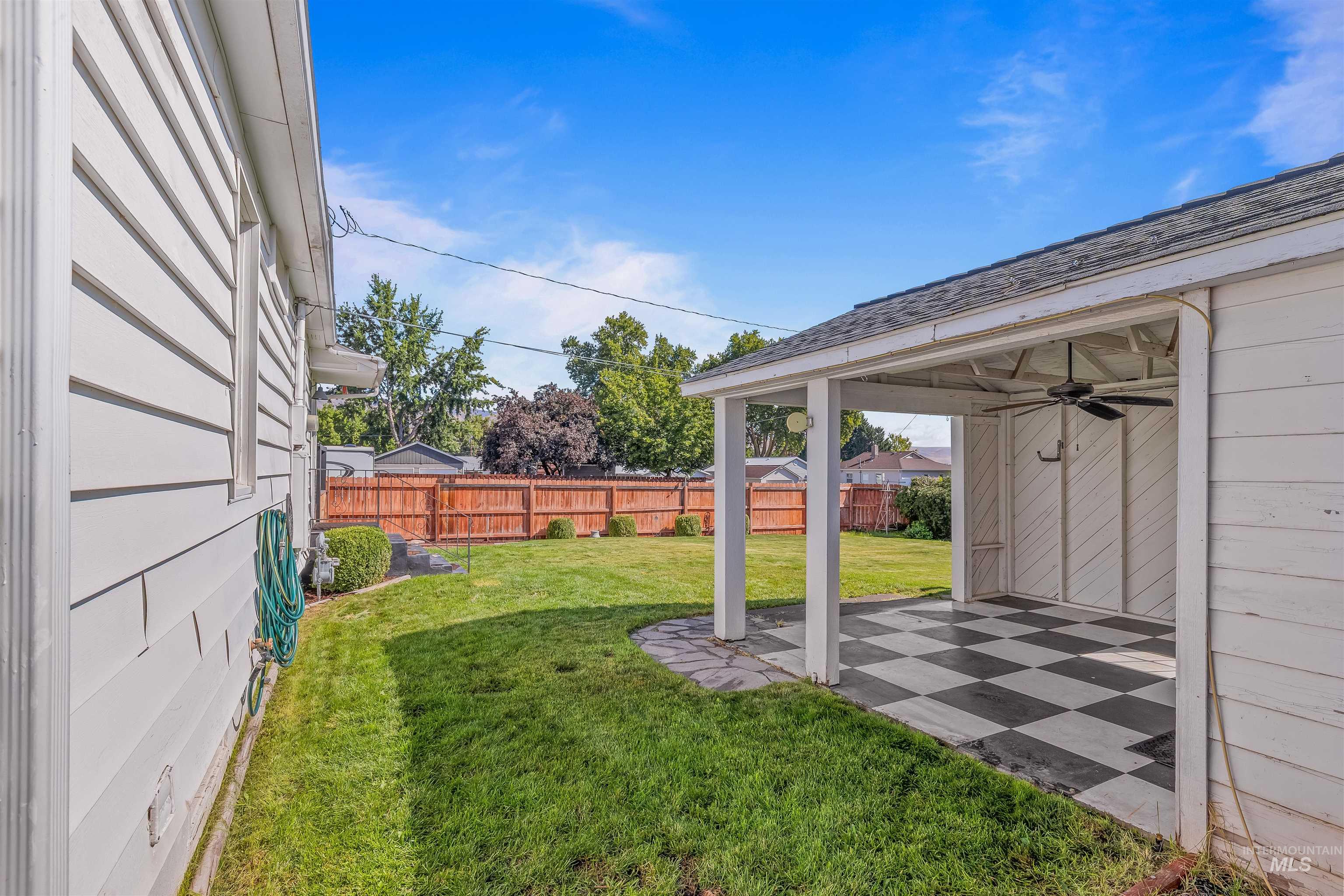 1303 4th Street, Clarkston, Washington 99403, 4 Bedrooms, 2 Bathrooms, Residential For Sale, Price $339,000,MLS 98957519