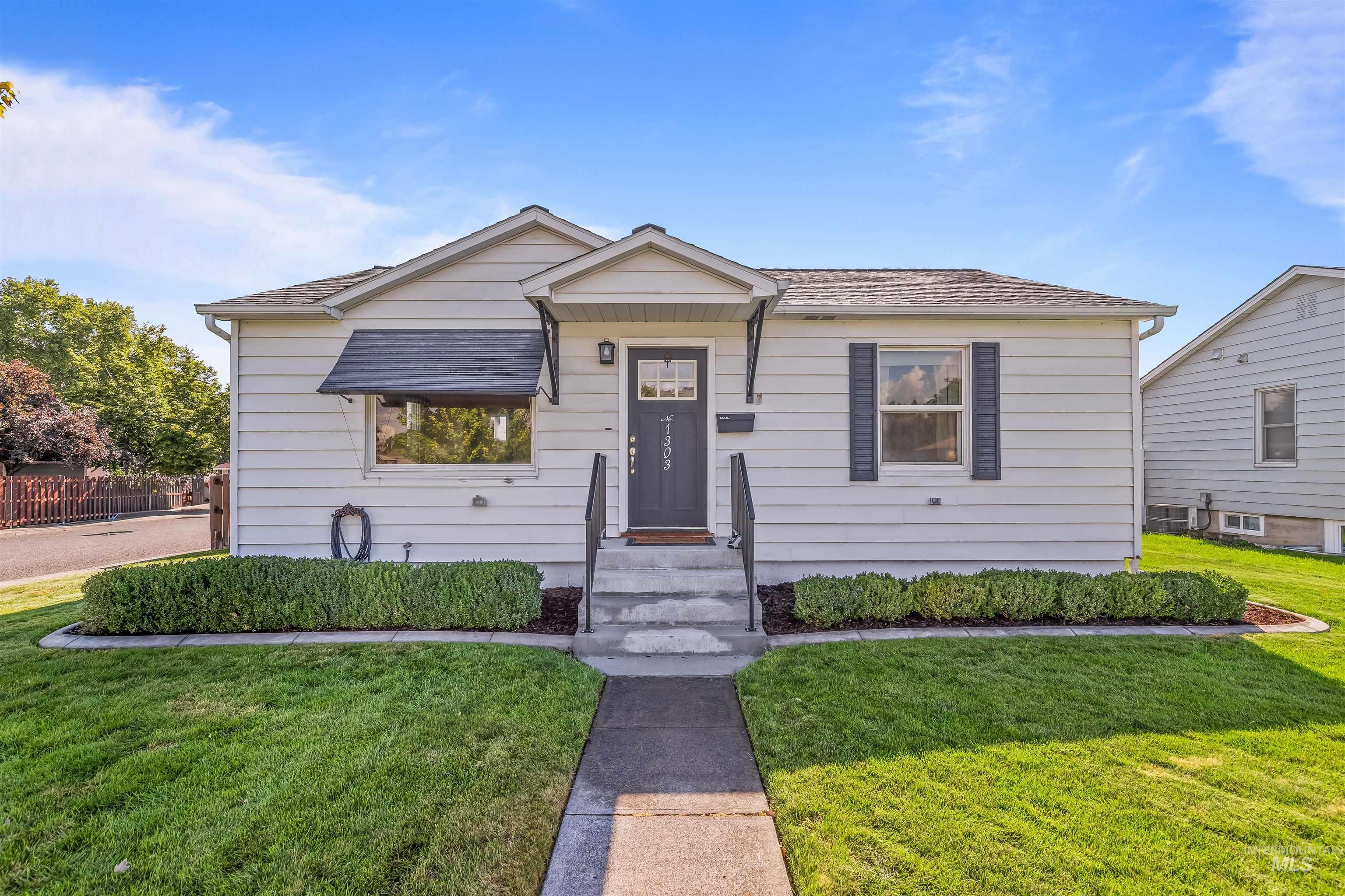 1303 4th Street, Clarkston, Washington 99403, 4 Bedrooms, 2 Bathrooms, Residential For Sale, Price $339,000,MLS 98957519