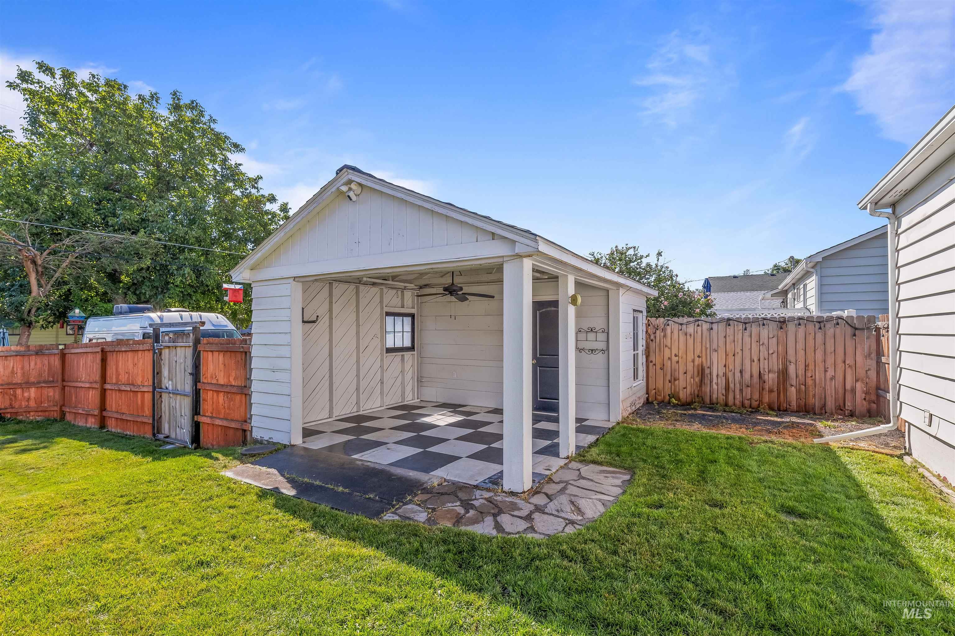 1303 4th Street, Clarkston, Washington 99403, 4 Bedrooms, 2 Bathrooms, Residential For Sale, Price $339,000,MLS 98957519