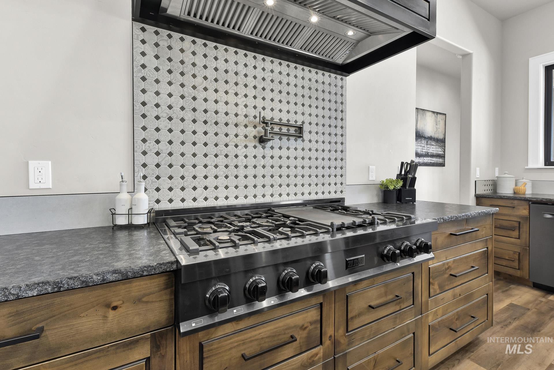 27114 Lower Pleasant Ridge, Wilder, Idaho 83676, 4 Bedrooms, 3.5 Bathrooms, Residential Income For Sale, Price $1,799,900,MLS 98957574