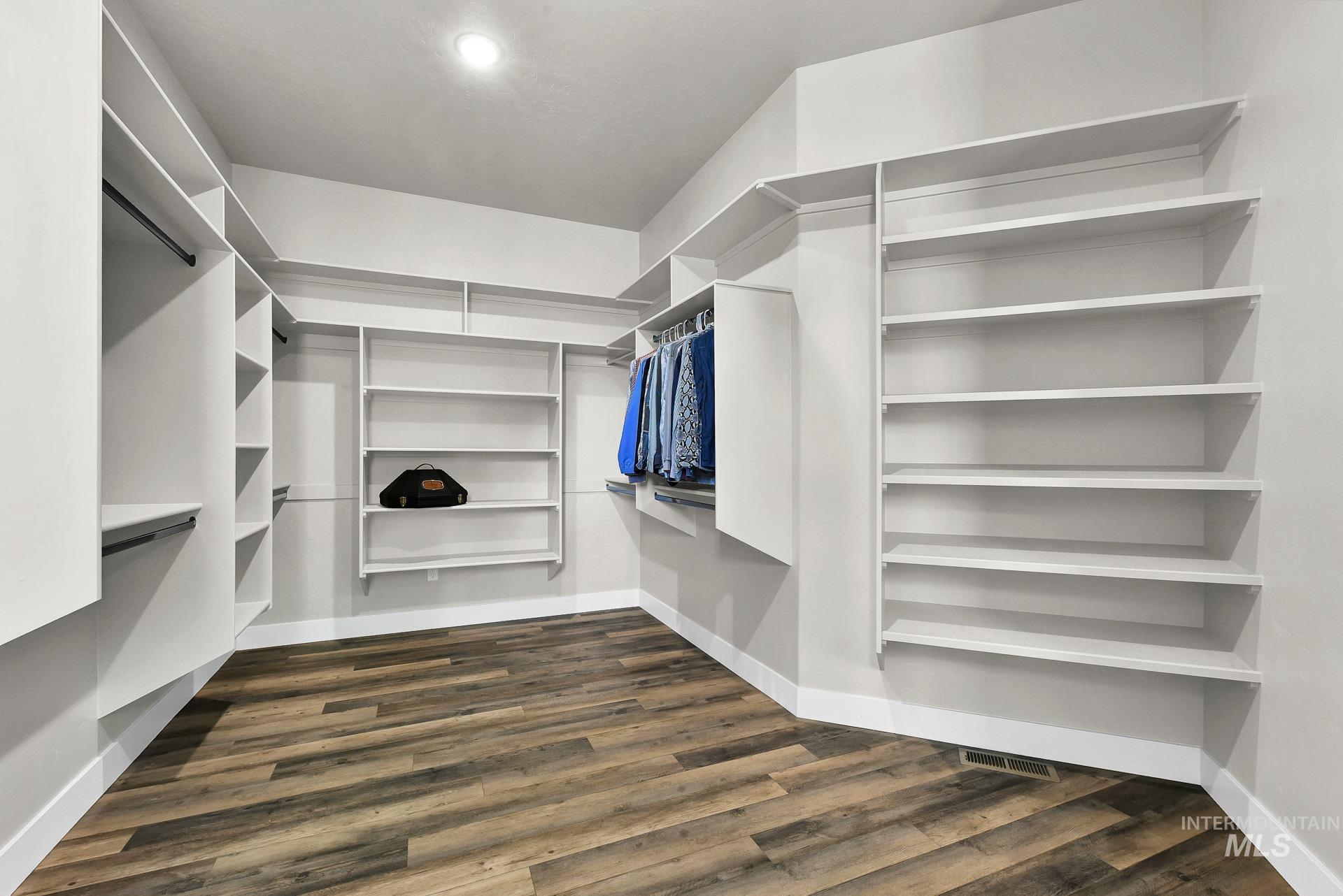 27114 Lower Pleasant Ridge, Wilder, Idaho 83676, 4 Bedrooms, 3.5 Bathrooms, Residential Income For Sale, Price $1,799,900,MLS 98957574