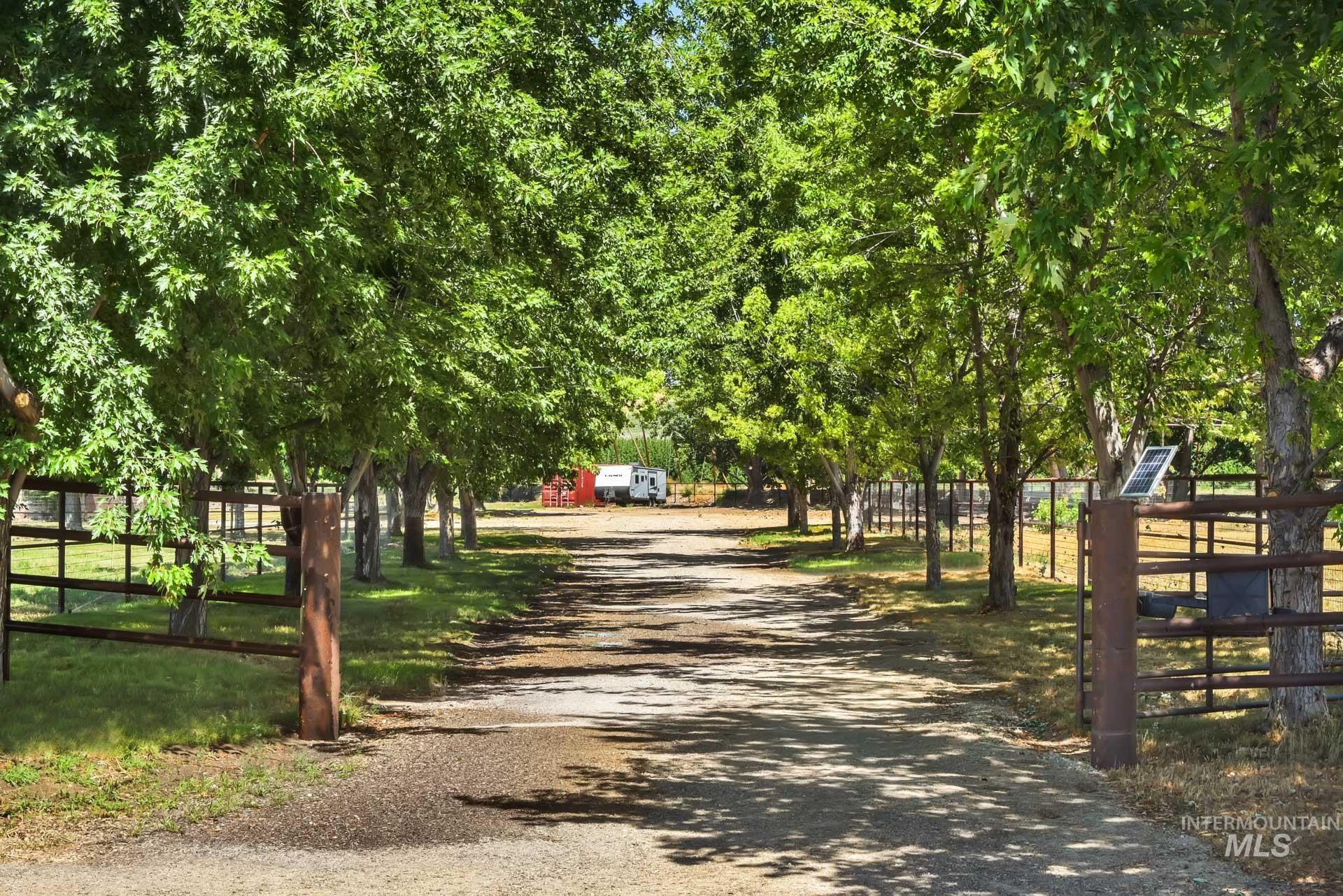 27114 Lower Pleasant Ridge, Wilder, Idaho 83676, 4 Bedrooms, 3.5 Bathrooms, Residential Income For Sale, Price $1,799,900,MLS 98957574