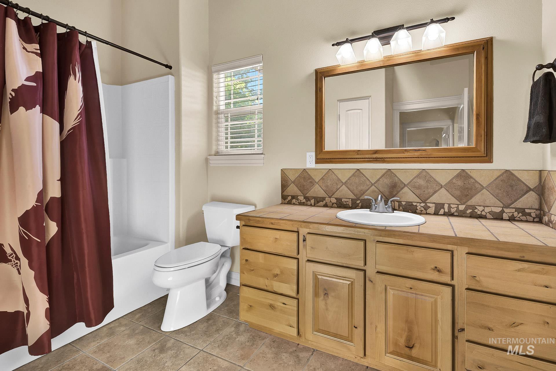 27114 Lower Pleasant Ridge, Wilder, Idaho 83676, 4 Bedrooms, 3.5 Bathrooms, Residential Income For Sale, Price $1,799,900,MLS 98957574