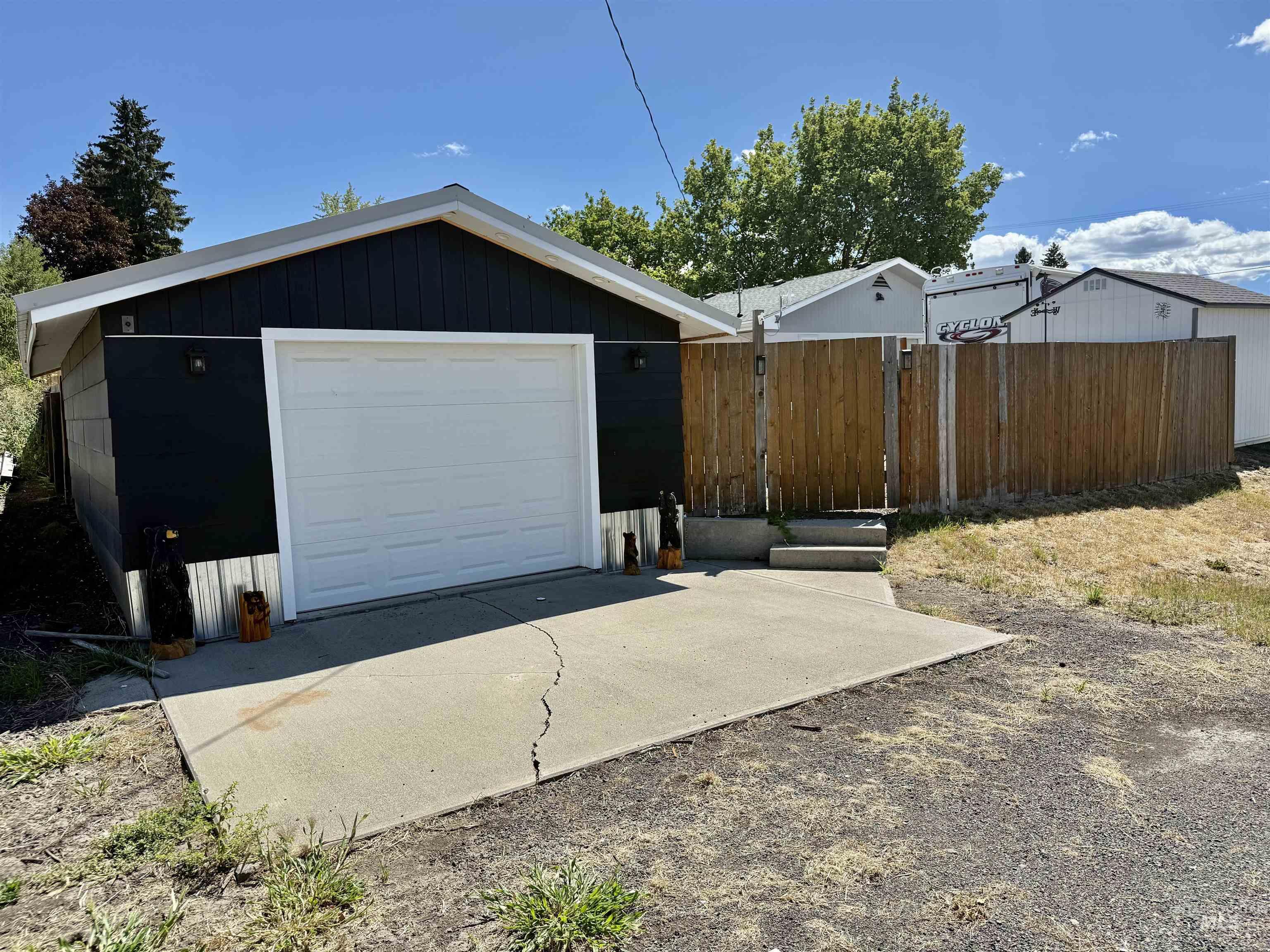 502 Villard Ave, Craigmont, Idaho 83523, 3 Bedrooms, 3 Bathrooms, Residential For Sale, Price $337,900, 98957632
