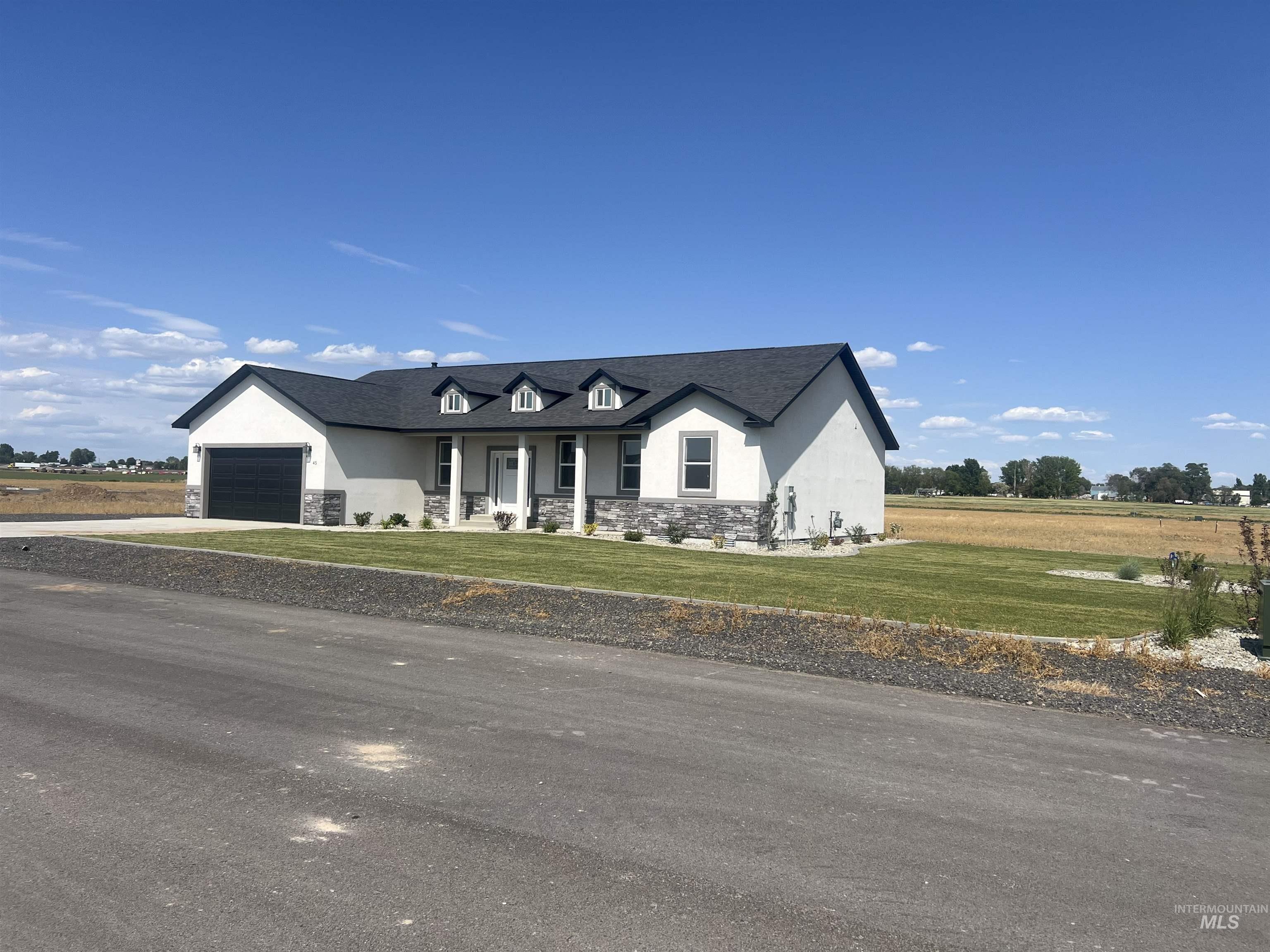 45 Sunset Loop, Jerome, Idaho 83338, 3 Bedrooms, 2 Bathrooms, Residential For Sale, Price $549,900,MLS 98957645