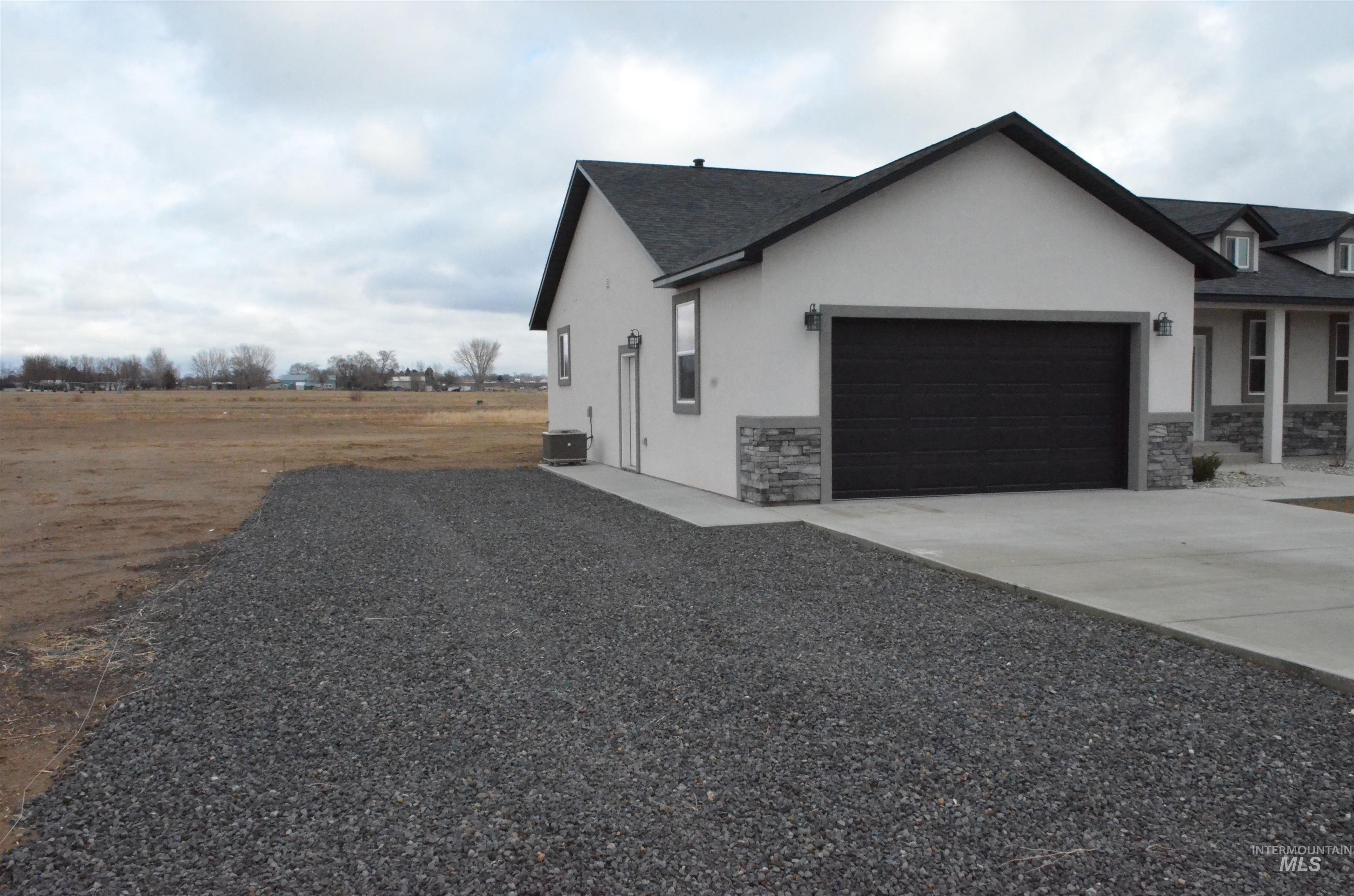 45 Sunset Loop, Jerome, Idaho 83338, 3 Bedrooms, 2 Bathrooms, Residential For Sale, Price $549,900,MLS 98957645