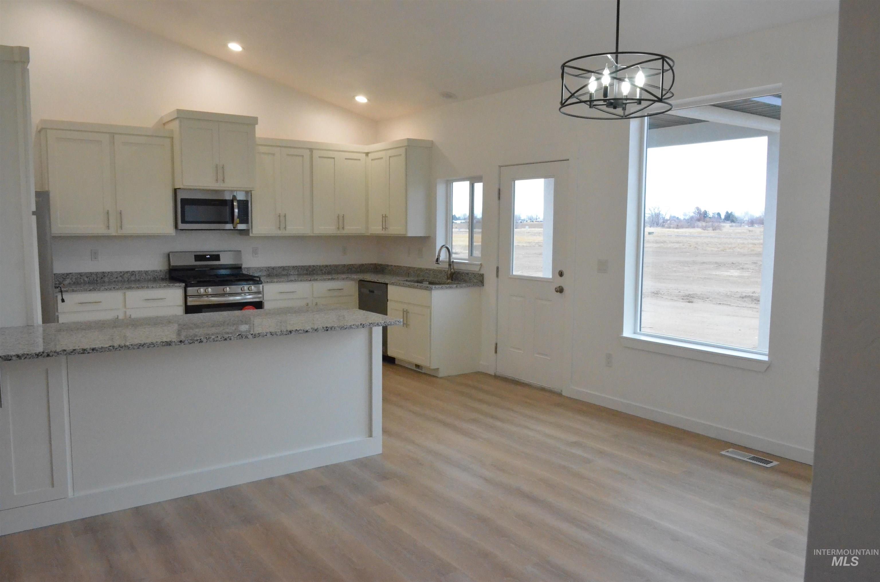 45 Sunset Loop, Jerome, Idaho 83338, 3 Bedrooms, 2 Bathrooms, Residential For Sale, Price $549,900,MLS 98957645