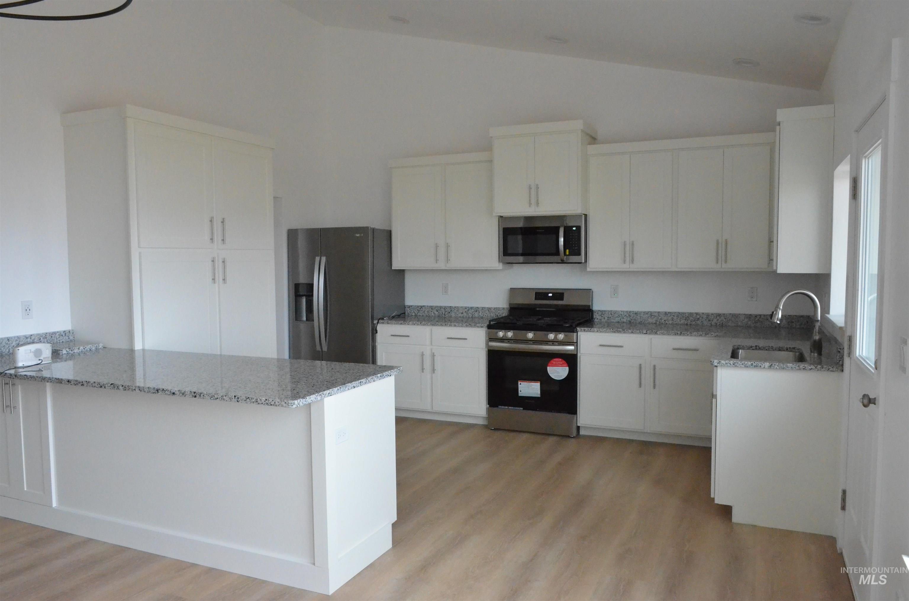 45 Sunset Loop, Jerome, Idaho 83338, 3 Bedrooms, 2 Bathrooms, Residential For Sale, Price $549,900,MLS 98957645