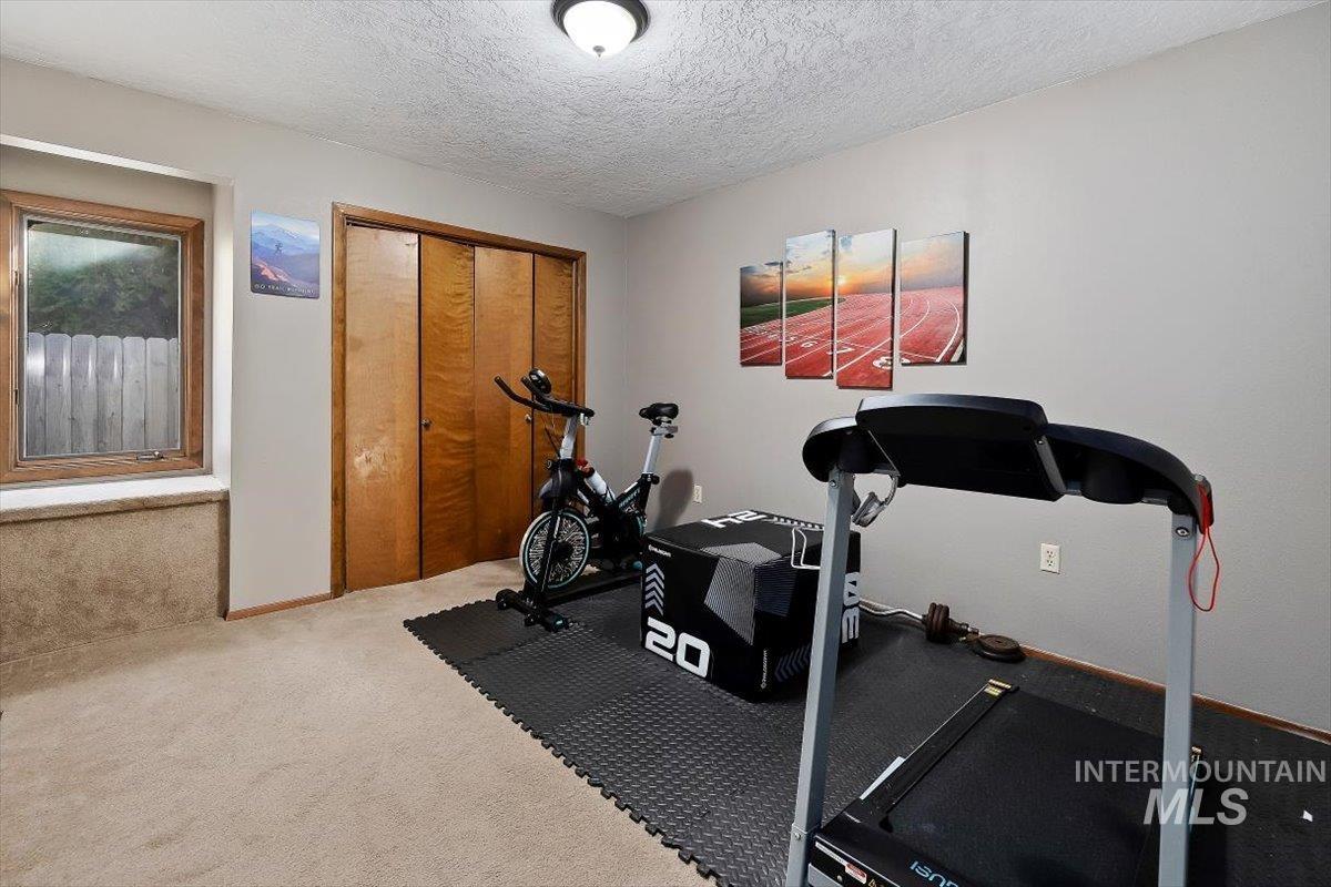 2556 4th Ave. East, Twin Falls, Idaho 83301, 4 Bedrooms, 3 Bathrooms, Residential For Sale, Price $389,000,MLS 98957716