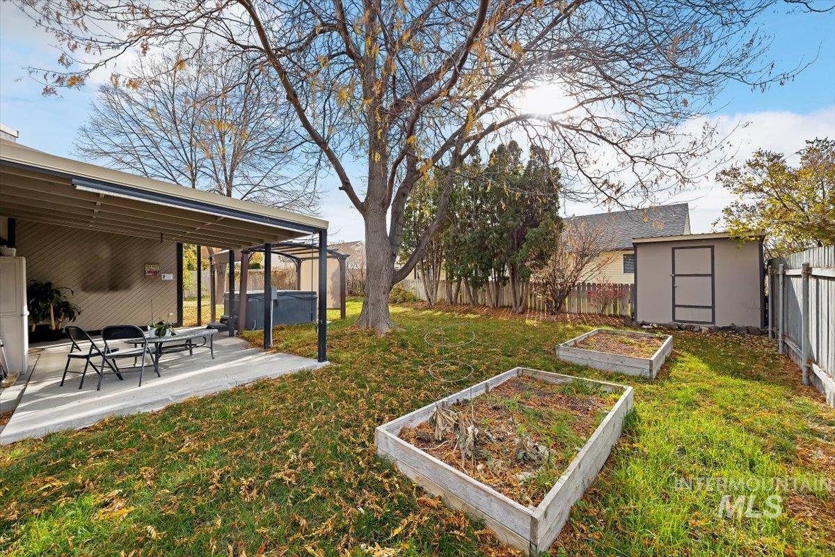 2556 4th Ave. East, Twin Falls, Idaho 83301, 4 Bedrooms, 3 Bathrooms, Residential For Sale, Price $389,000,MLS 98957716