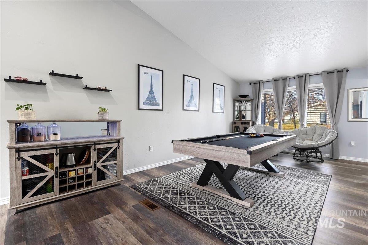 2556 4th Ave. East, Twin Falls, Idaho 83301, 4 Bedrooms, 3 Bathrooms, Residential For Sale, Price $389,000,MLS 98957716