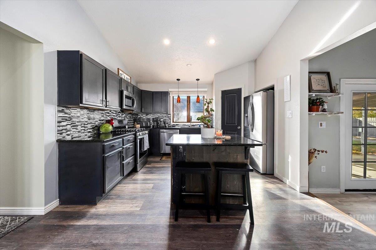 2556 4th Ave. East, Twin Falls, Idaho 83301, 4 Bedrooms, 3 Bathrooms, Residential For Sale, Price $389,000,MLS 98957716