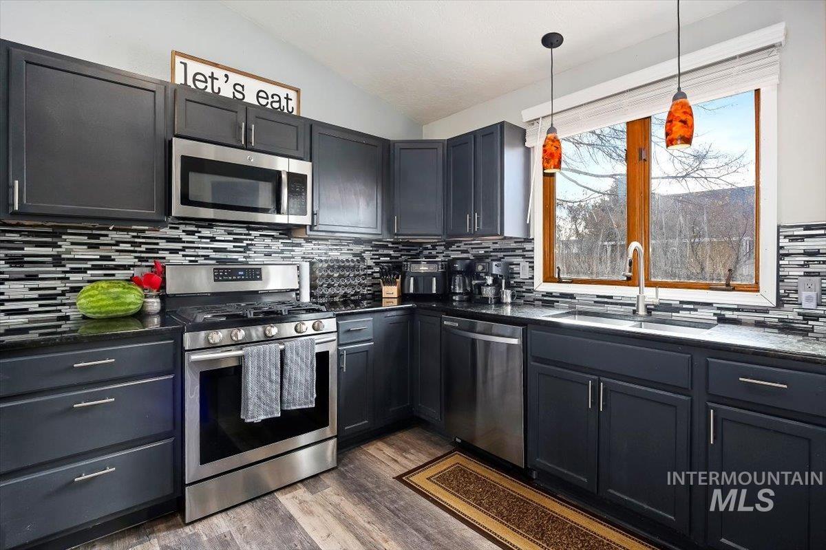 2556 4th Ave. East, Twin Falls, Idaho 83301, 4 Bedrooms, 3 Bathrooms, Residential For Sale, Price $389,000,MLS 98957716