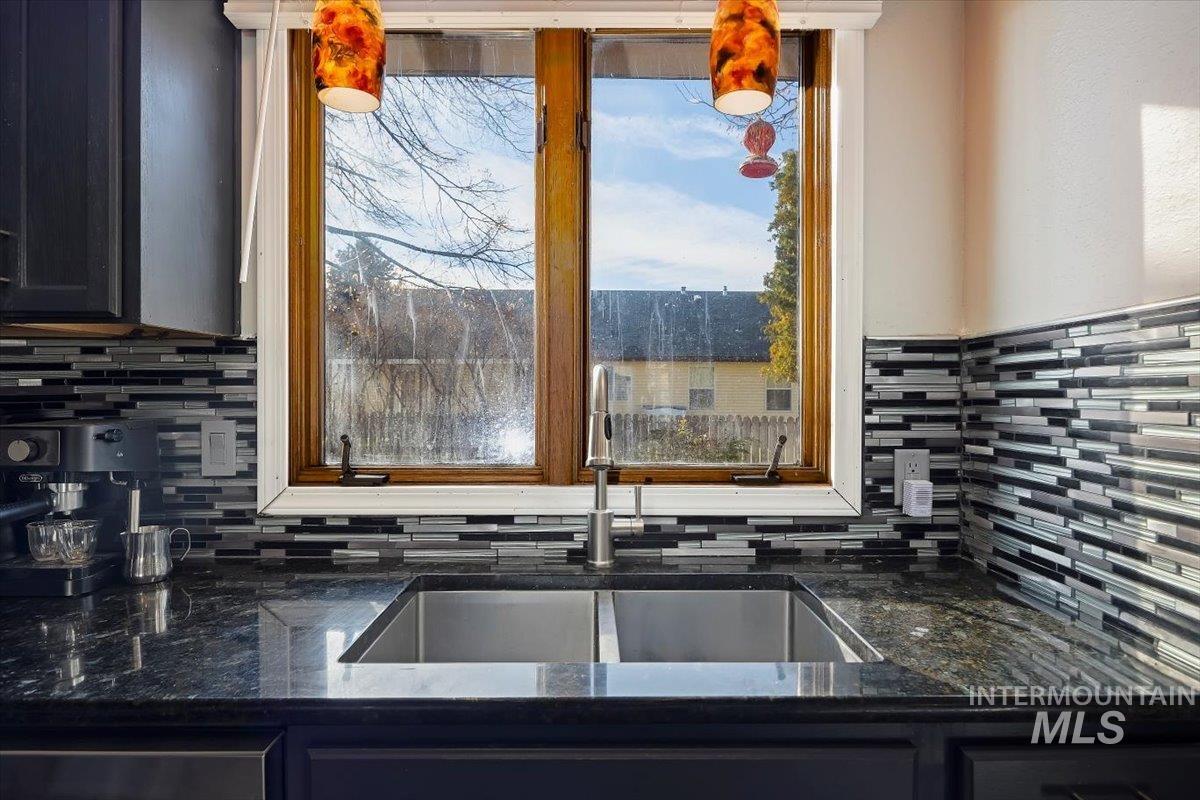 2556 4th Ave. East, Twin Falls, Idaho 83301, 4 Bedrooms, 3 Bathrooms, Residential For Sale, Price $389,000,MLS 98957716