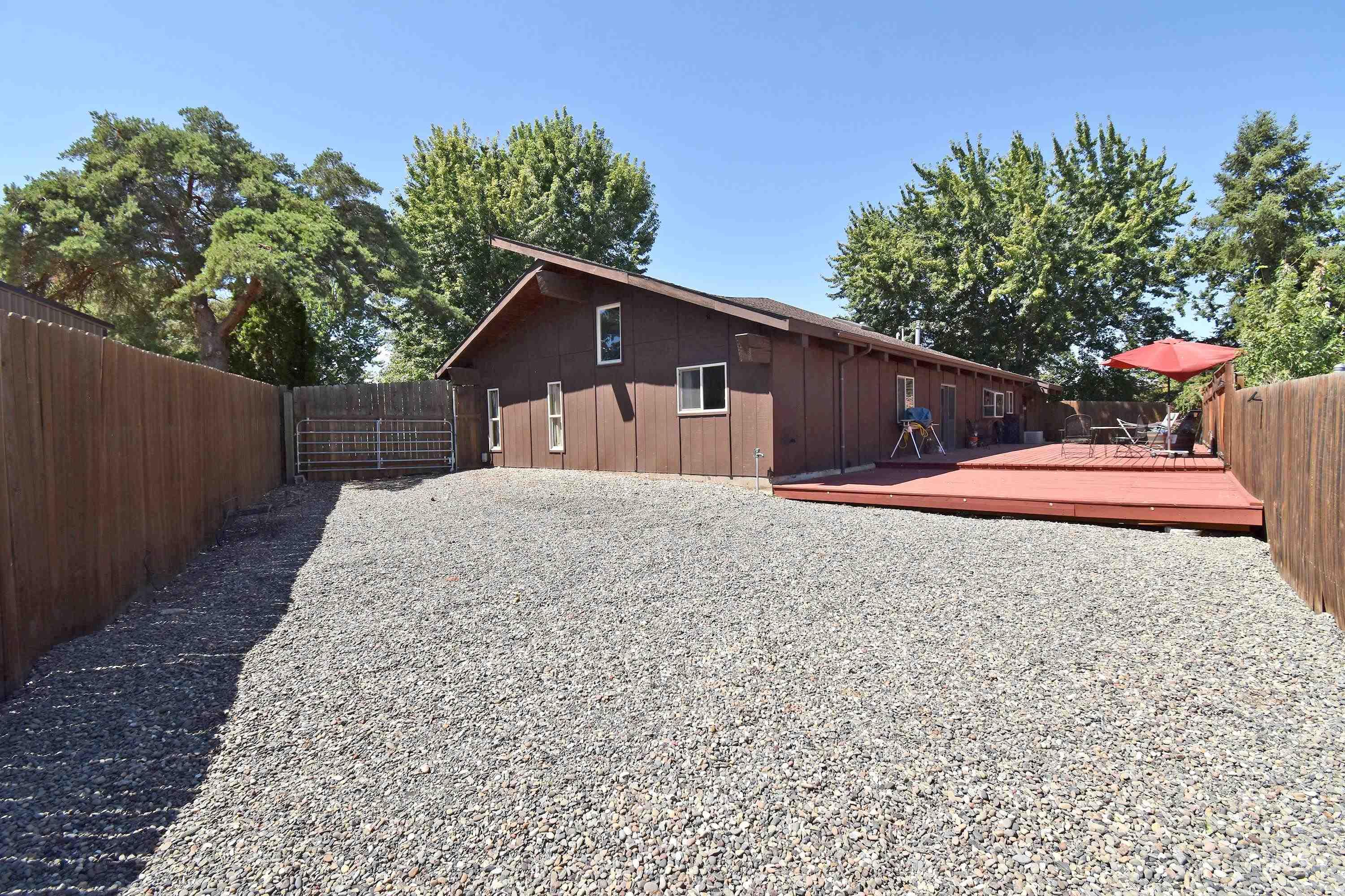 2424 Sunset View Ct, Clarkston, Washington 99403, 3 Bedrooms, 2 Bathrooms, Residential For Sale, Price $525,000,MLS 98957725