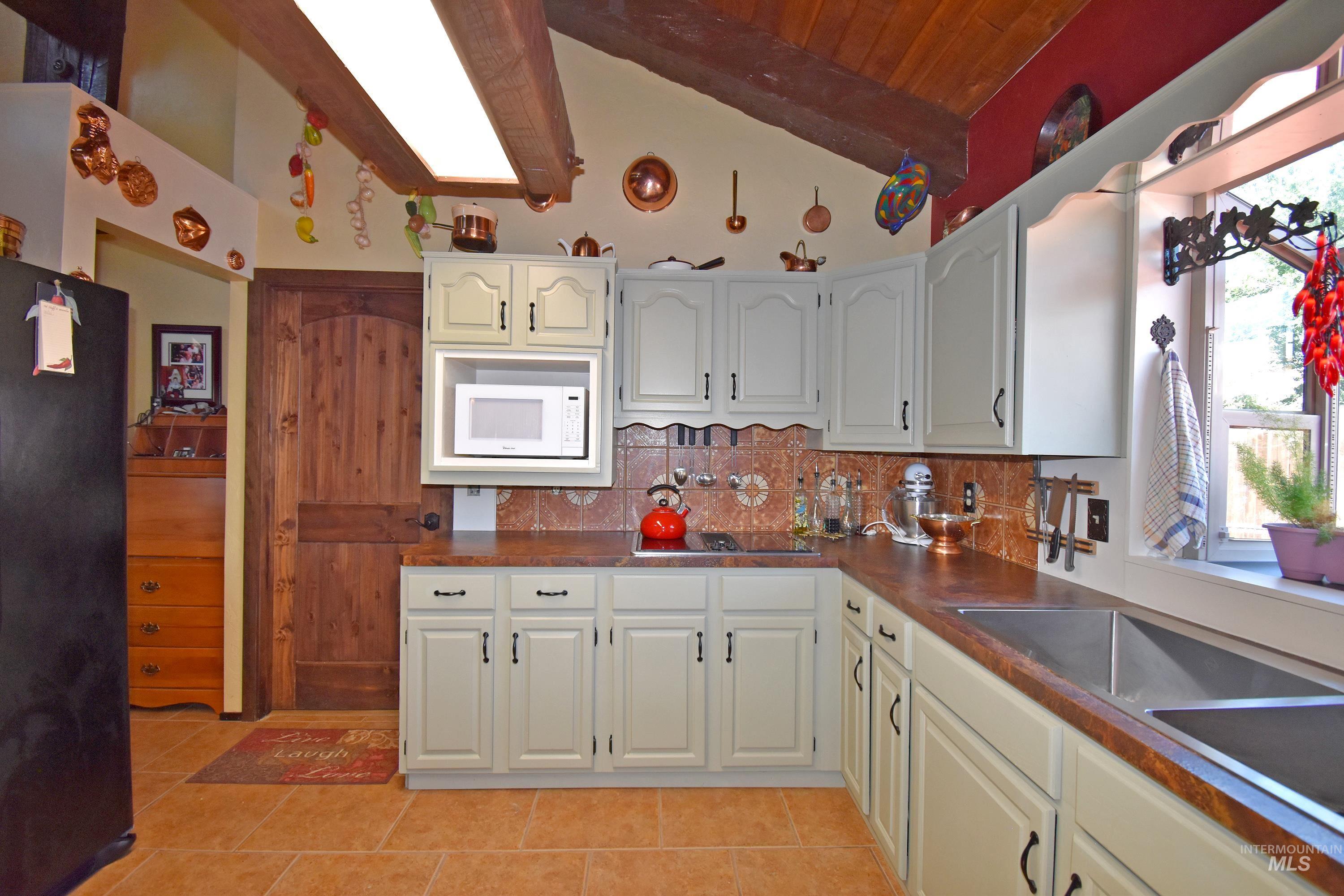 2424 Sunset View Ct, Clarkston, Washington 99403, 3 Bedrooms, 2 Bathrooms, Residential For Sale, Price $525,000,MLS 98957725