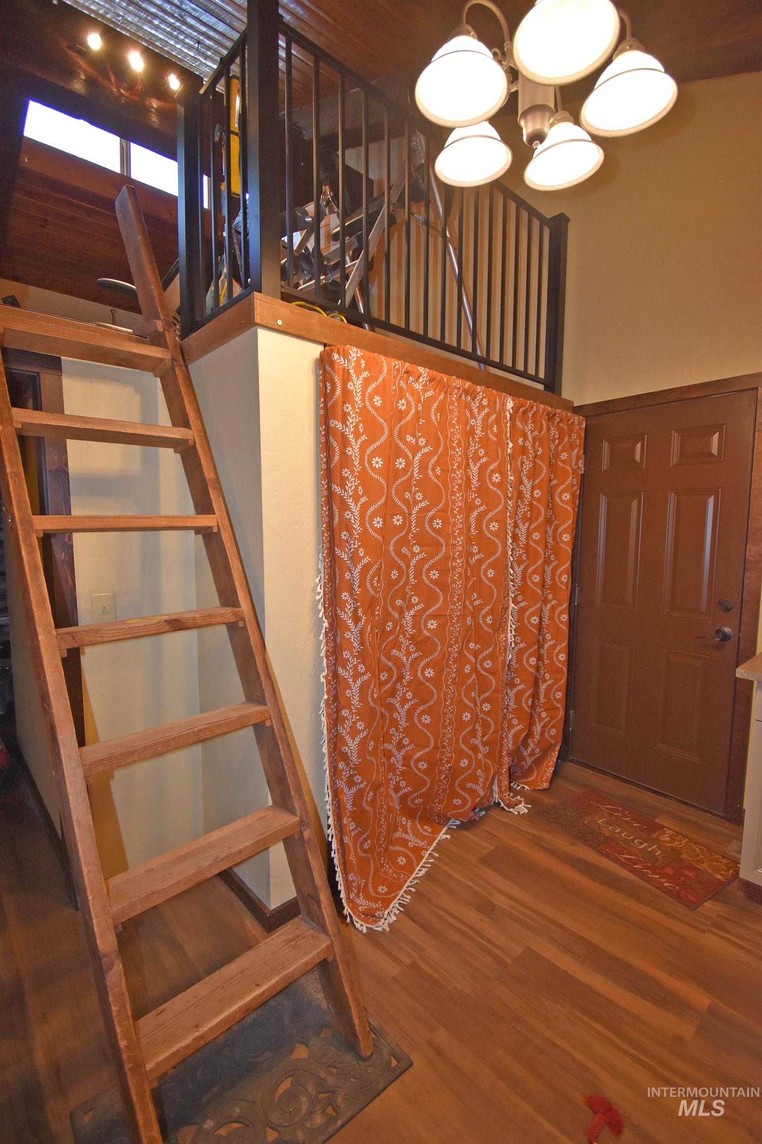 2424 Sunset View Ct, Clarkston, Washington 99403, 3 Bedrooms, 2 Bathrooms, Residential For Sale, Price $525,000,MLS 98957725