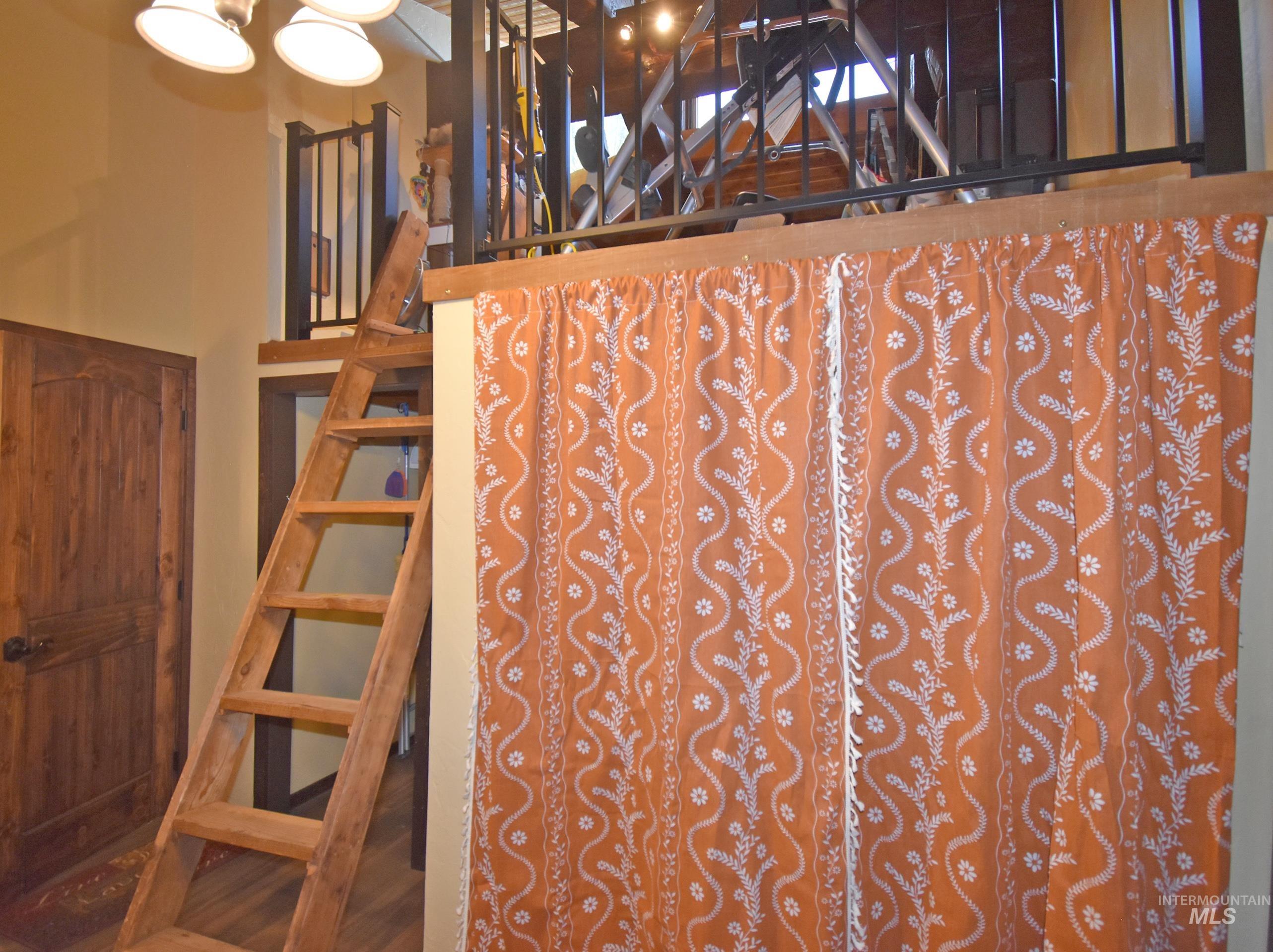 2424 Sunset View Ct, Clarkston, Washington 99403, 3 Bedrooms, 2 Bathrooms, Residential For Sale, Price $525,000,MLS 98957725