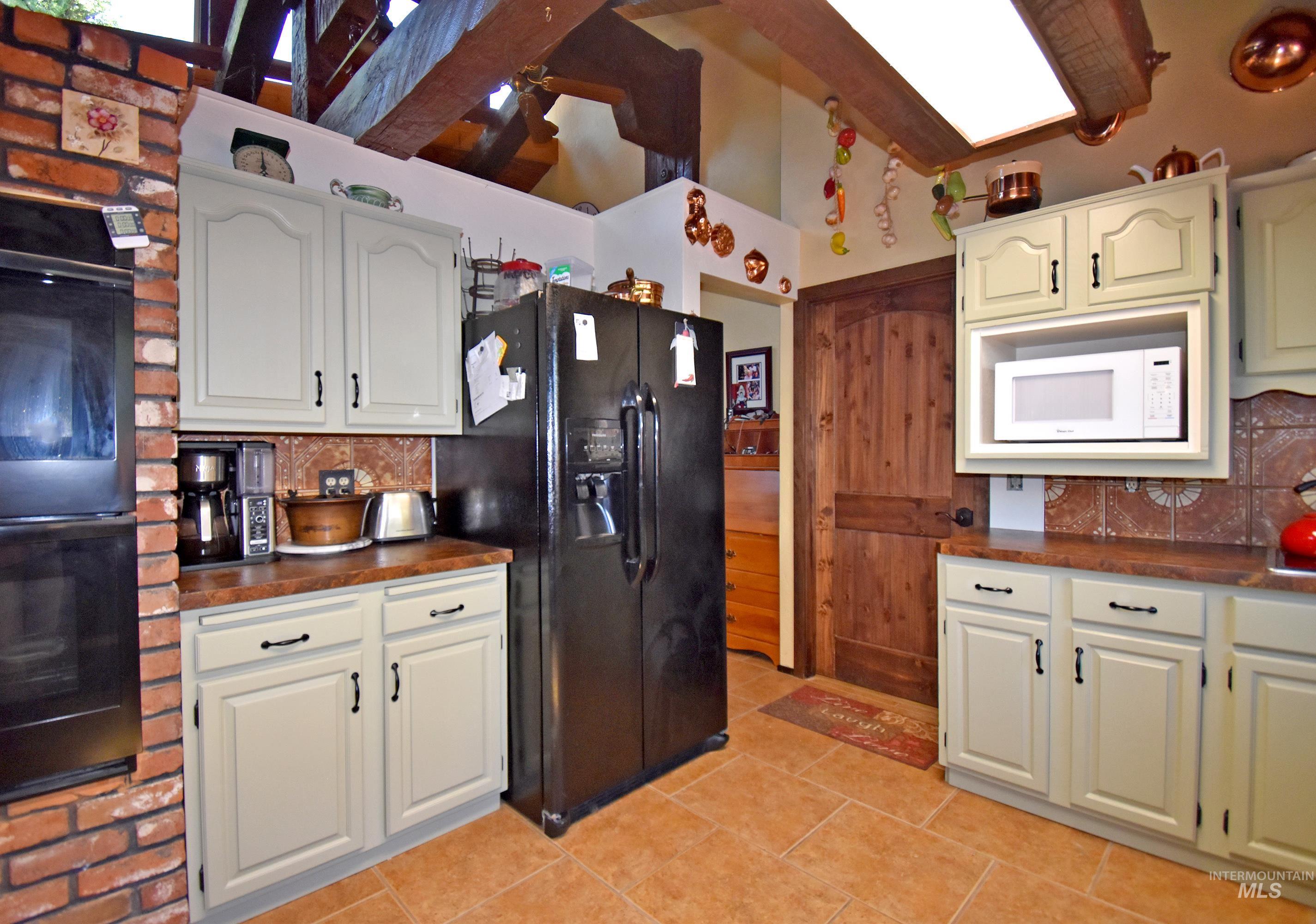 2424 Sunset View Ct, Clarkston, Washington 99403, 3 Bedrooms, 2 Bathrooms, Residential For Sale, Price $525,000,MLS 98957725